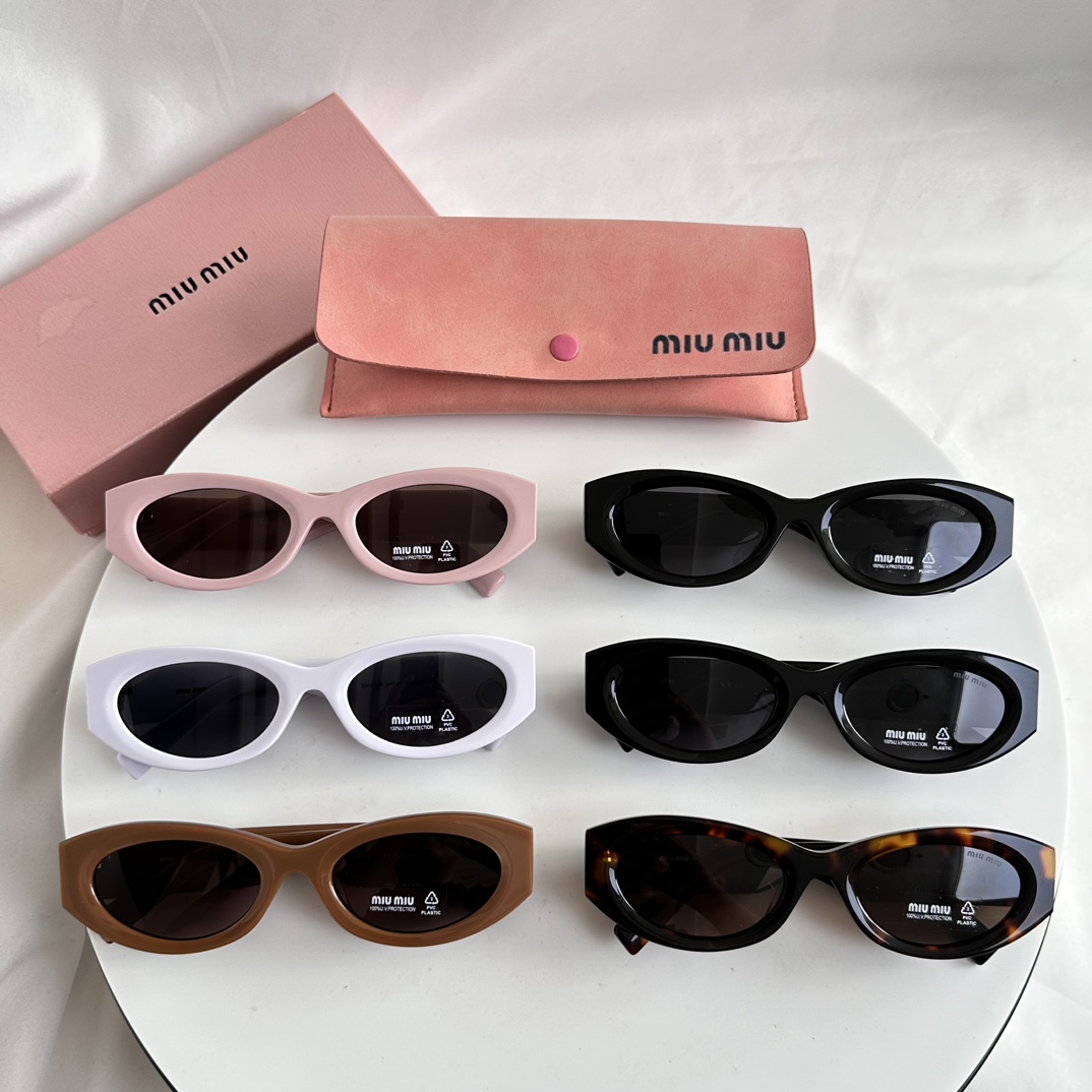 Miu Miu Sunglasses SMU11S SM061