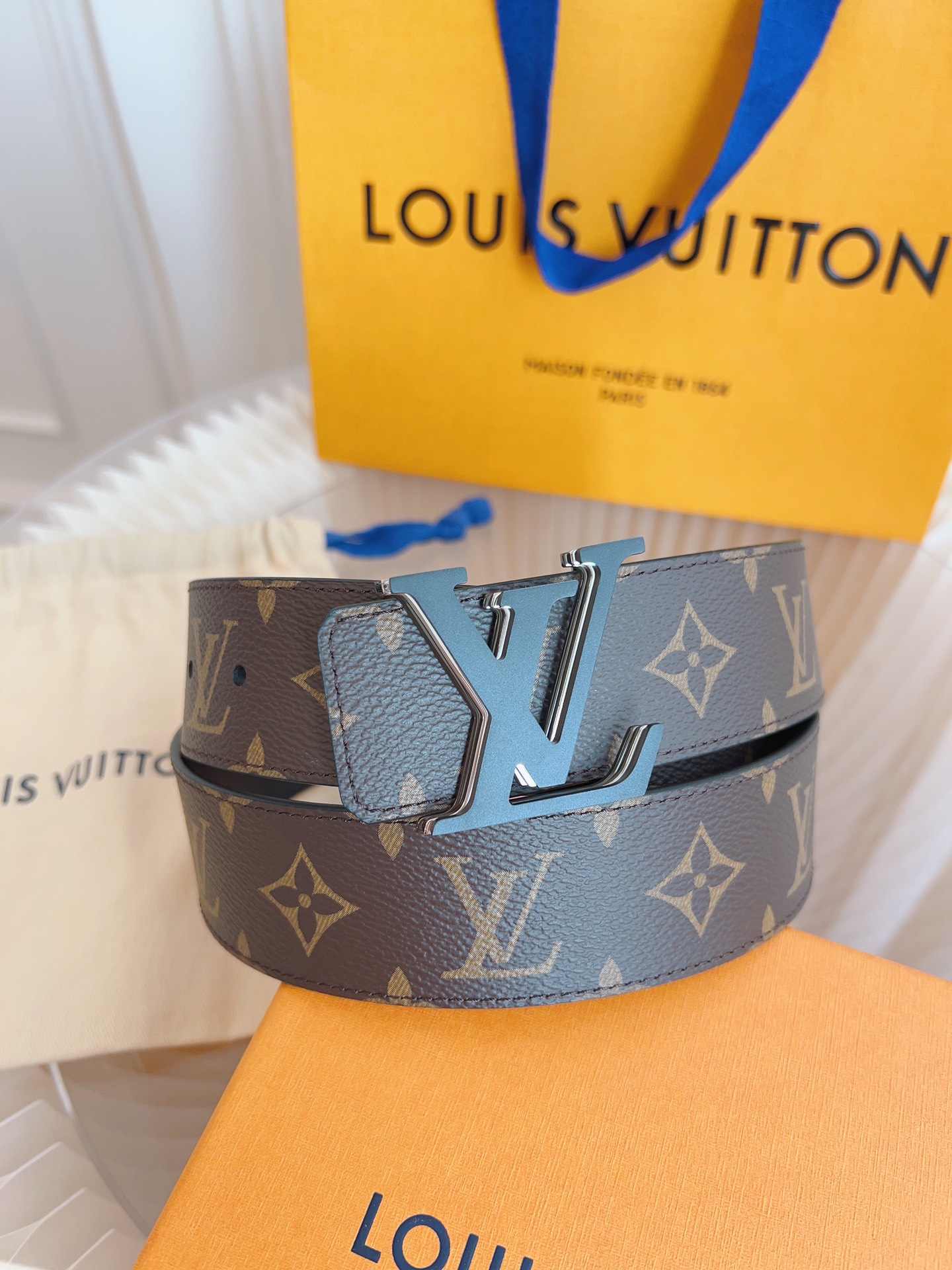 Louis Vuitton LV Leather Belts 1:1 Mirror Version