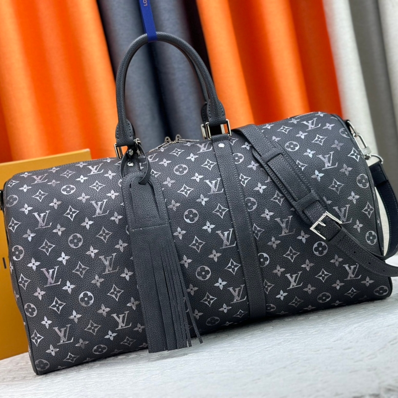 Louis Vuitton Keell Bandouli猫re 50 travel bag