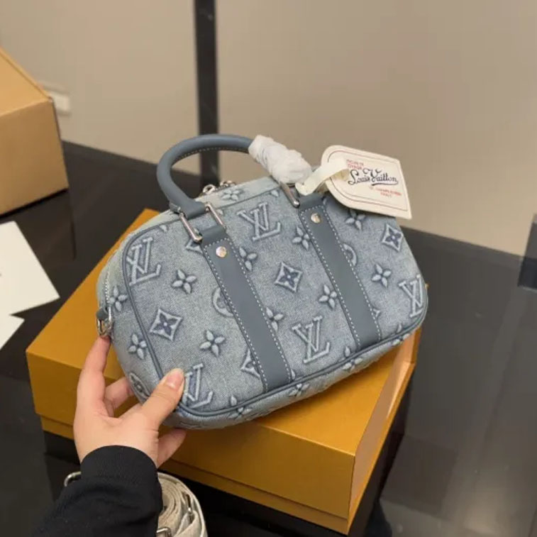 LV Shoulder Bag 079 DB591 20cm