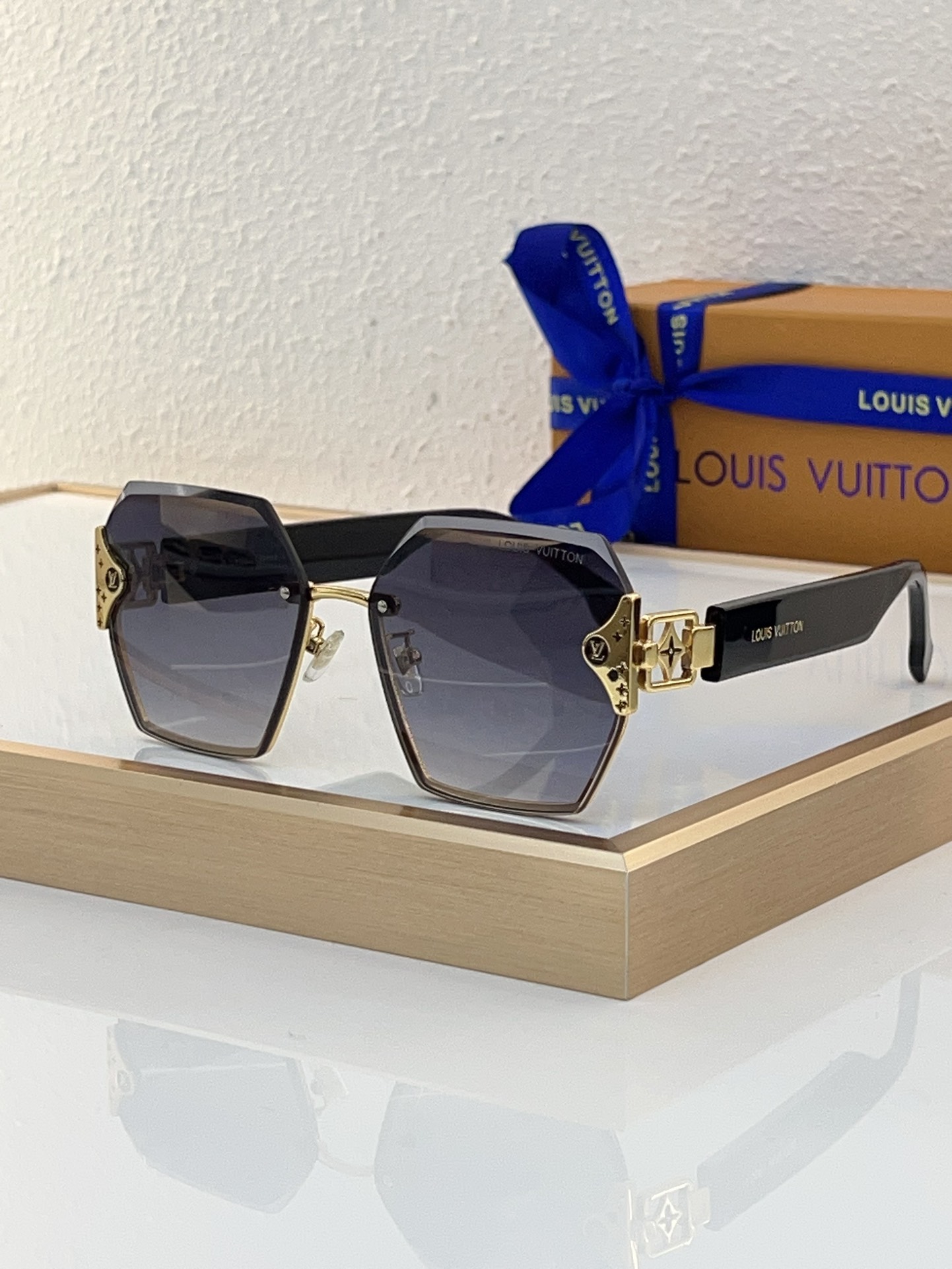 Louis Vuitton LV Sunglasses