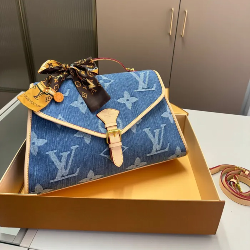 LV Messenger Bag 013 DB081 37cm