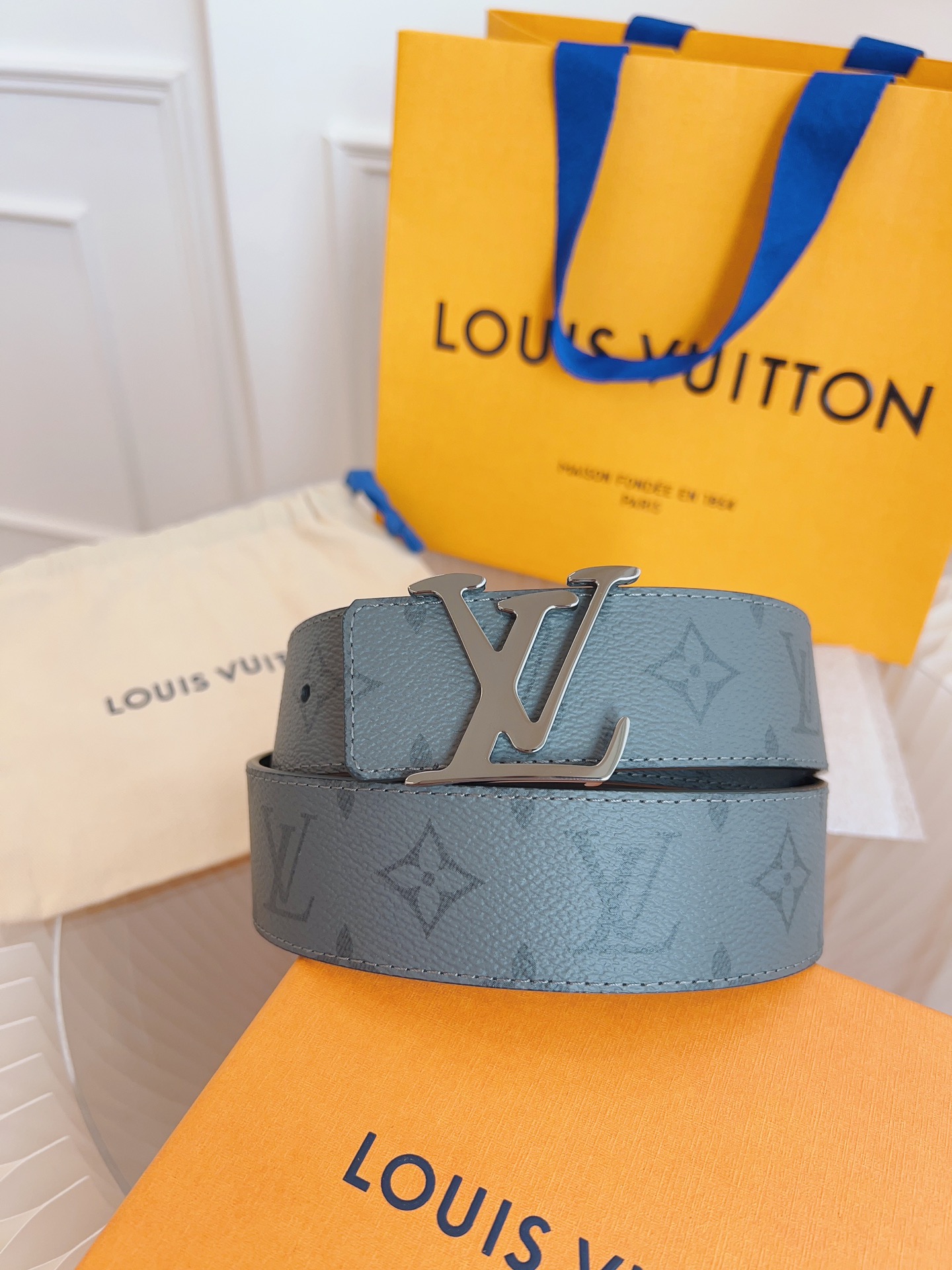 Louis Vuitton LV Leather Belts 1:1 Mirror Version