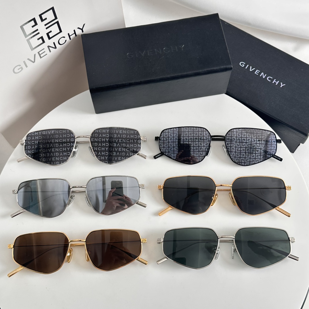 Givenchy Sunglasses GV40039U SM031