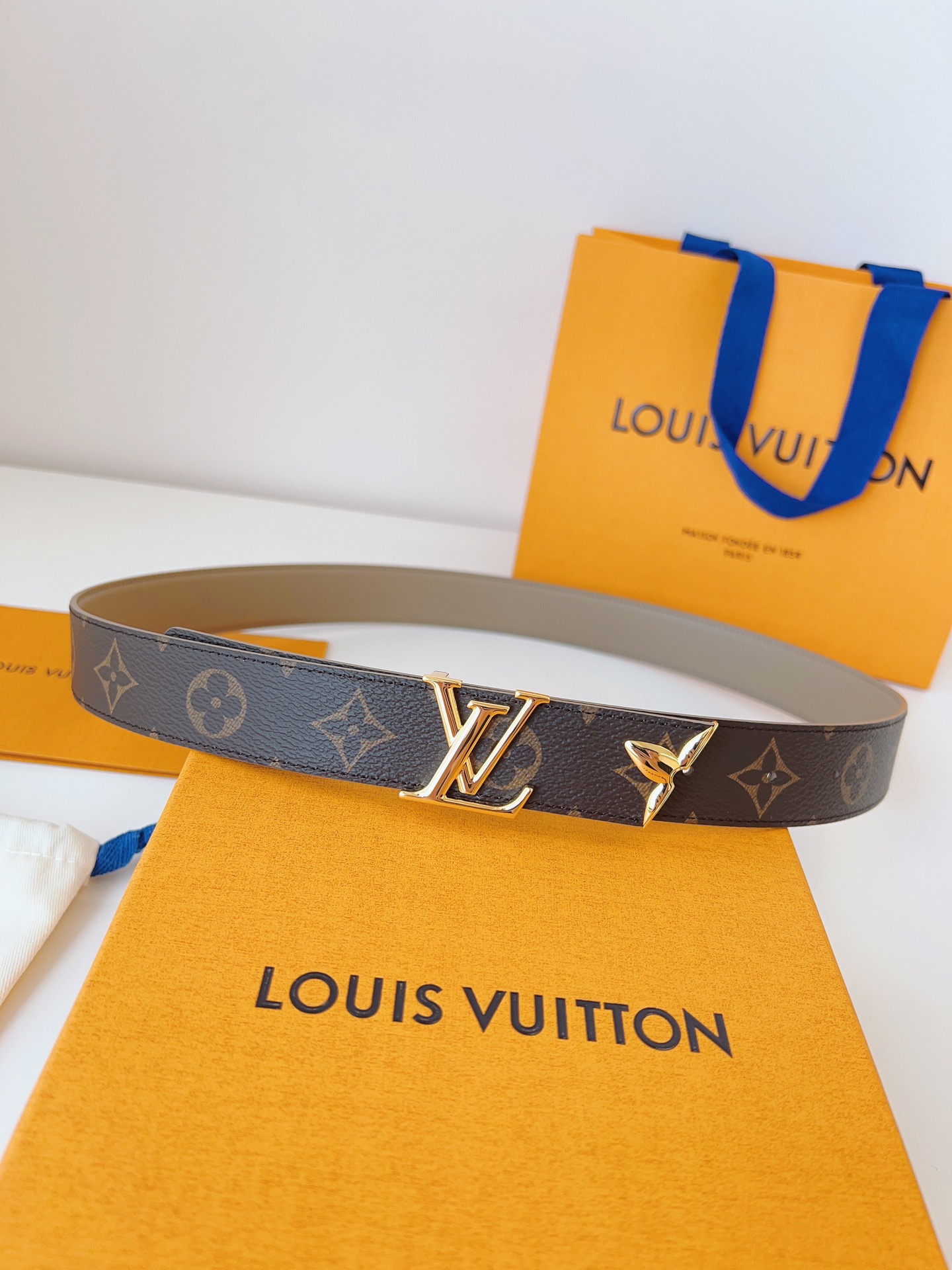 Louis Vuitton LV Leather Belts 1:1 Mirror Version