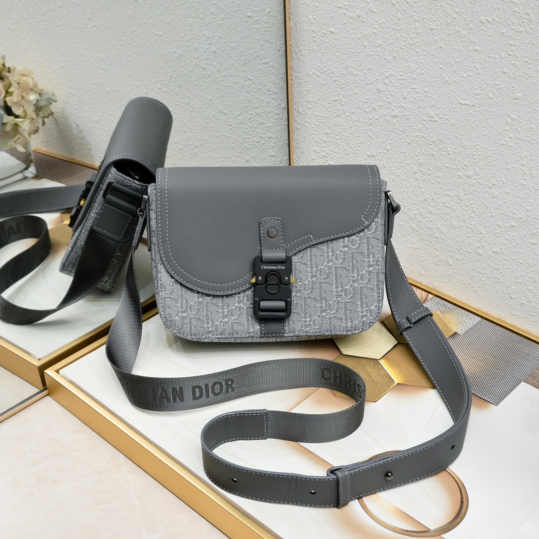 Dior Mini Saddle Bag With Strap 9911 XB012 23cm