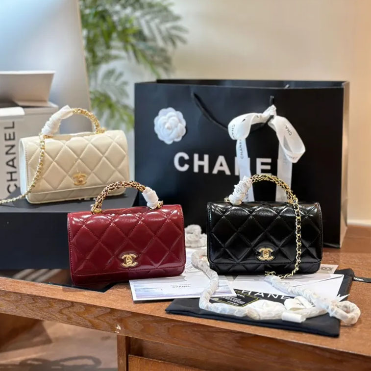 Chanel Shoulder Bag 041 DB091 20cm