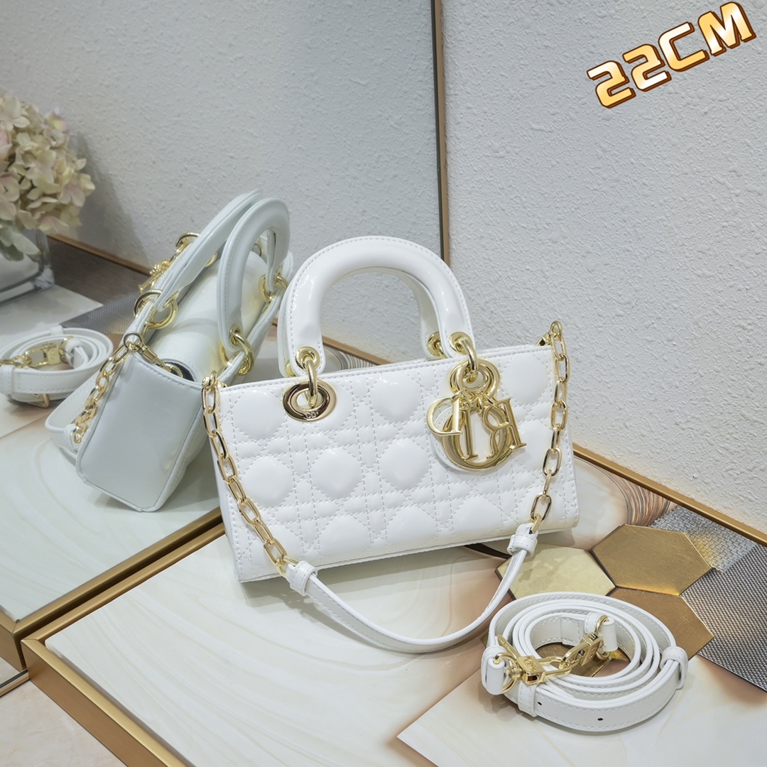 Small Lady D-Joy bag White patent leather CD0541 XB091 22cm