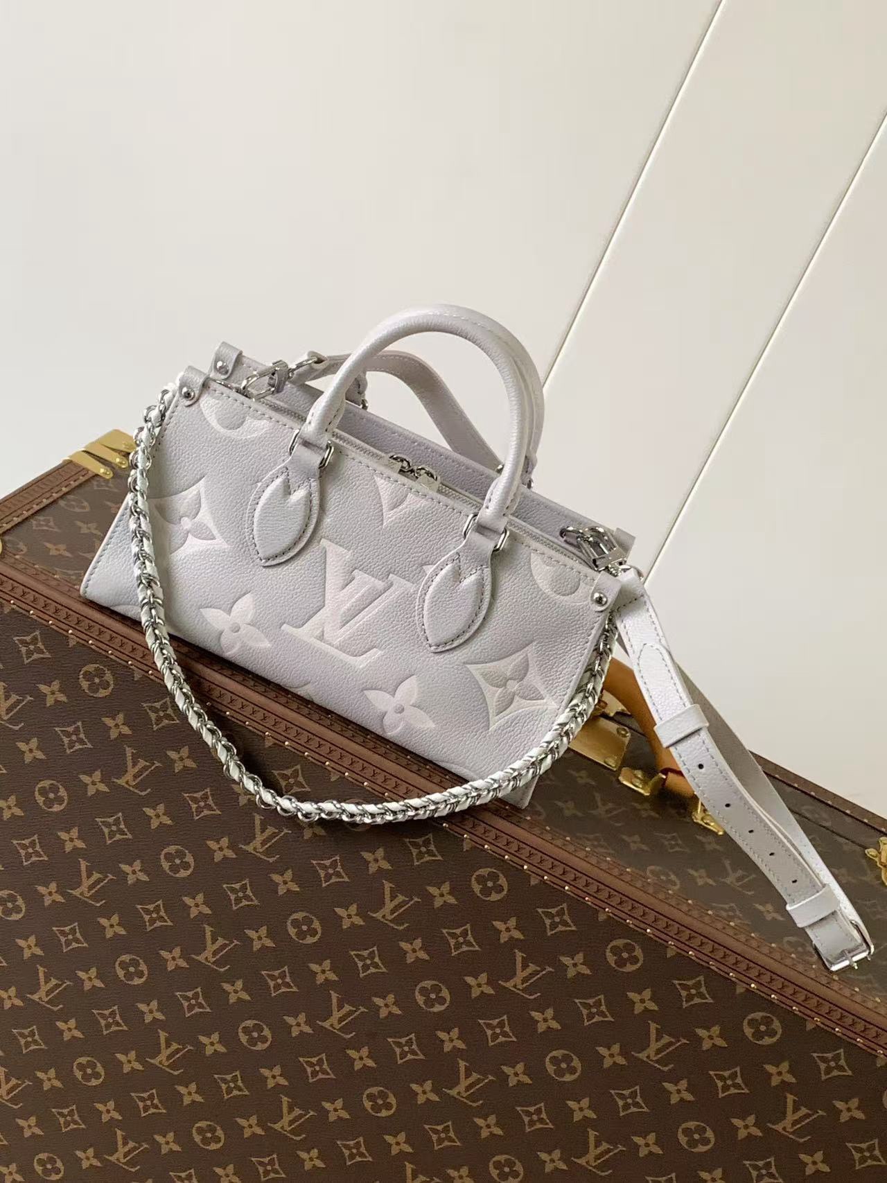 Louis Vuitton OnTheGo East West tote Bag锛�10A锛�
