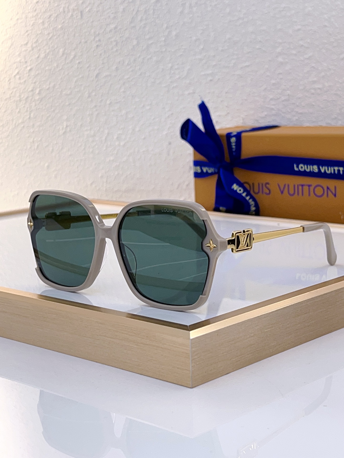 Louis Vuitton LV Sunglasses
