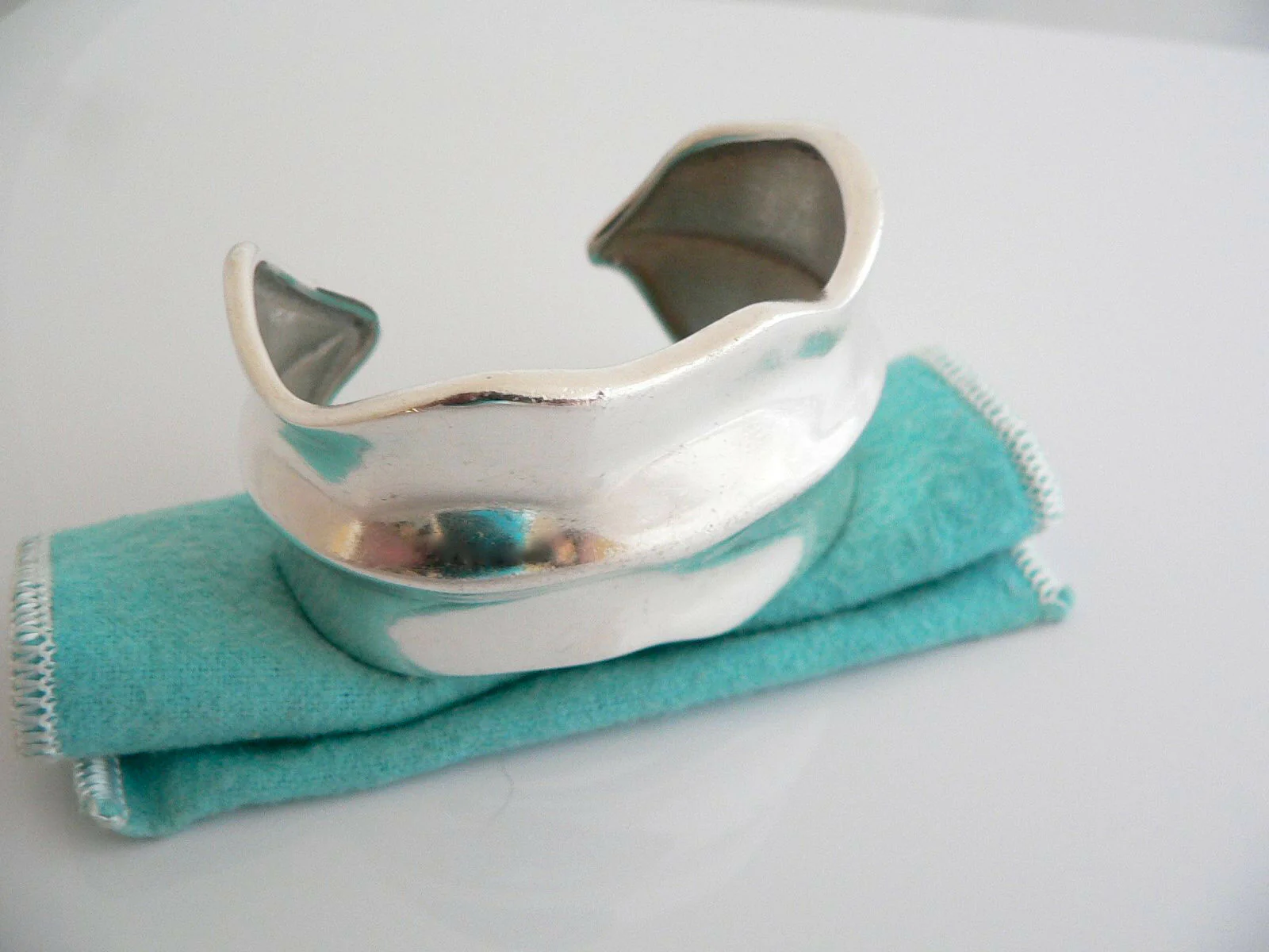 Tiffany & Co Silver Wide Nature Leaf Cuff Bangle Bracelet Rare Gift Pouch