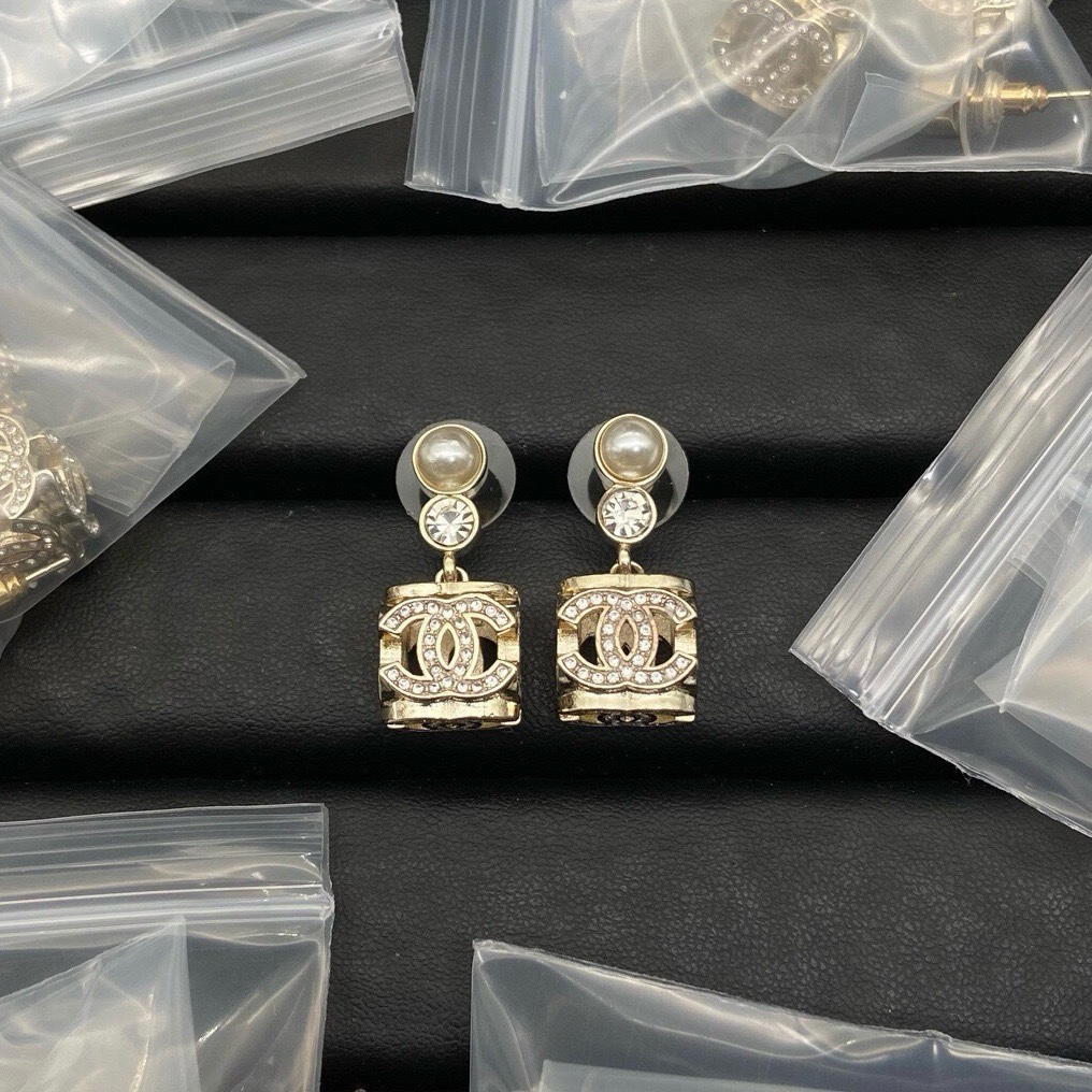 Chanel Earring 047
