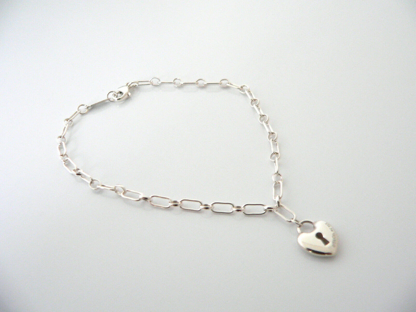 Tiffany & Co Silver Heart Key Hole Locks Bracelet Bangle Link 7.75 Inches Gift