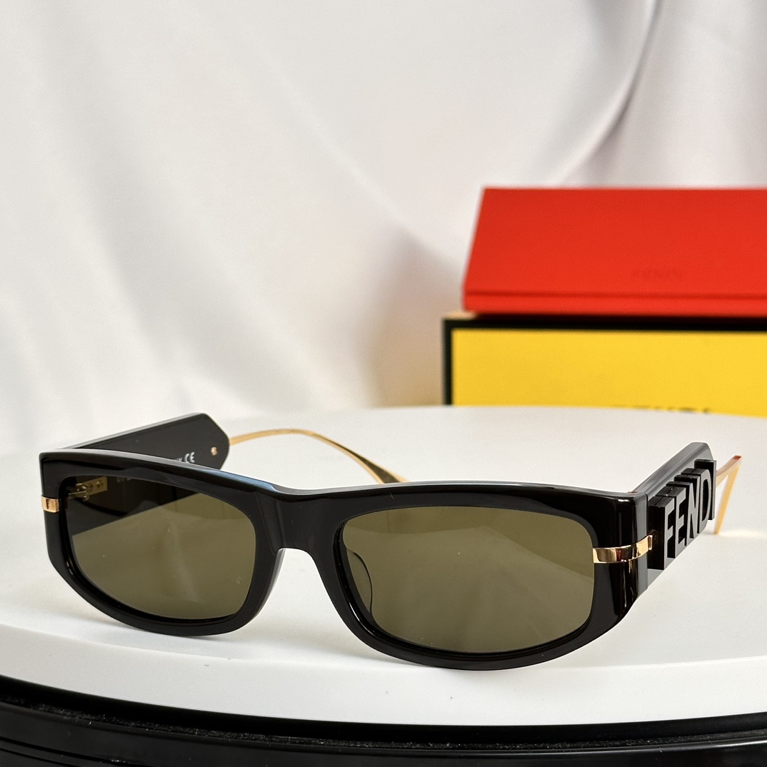 Fendi Sunglasses FE40120I SM061