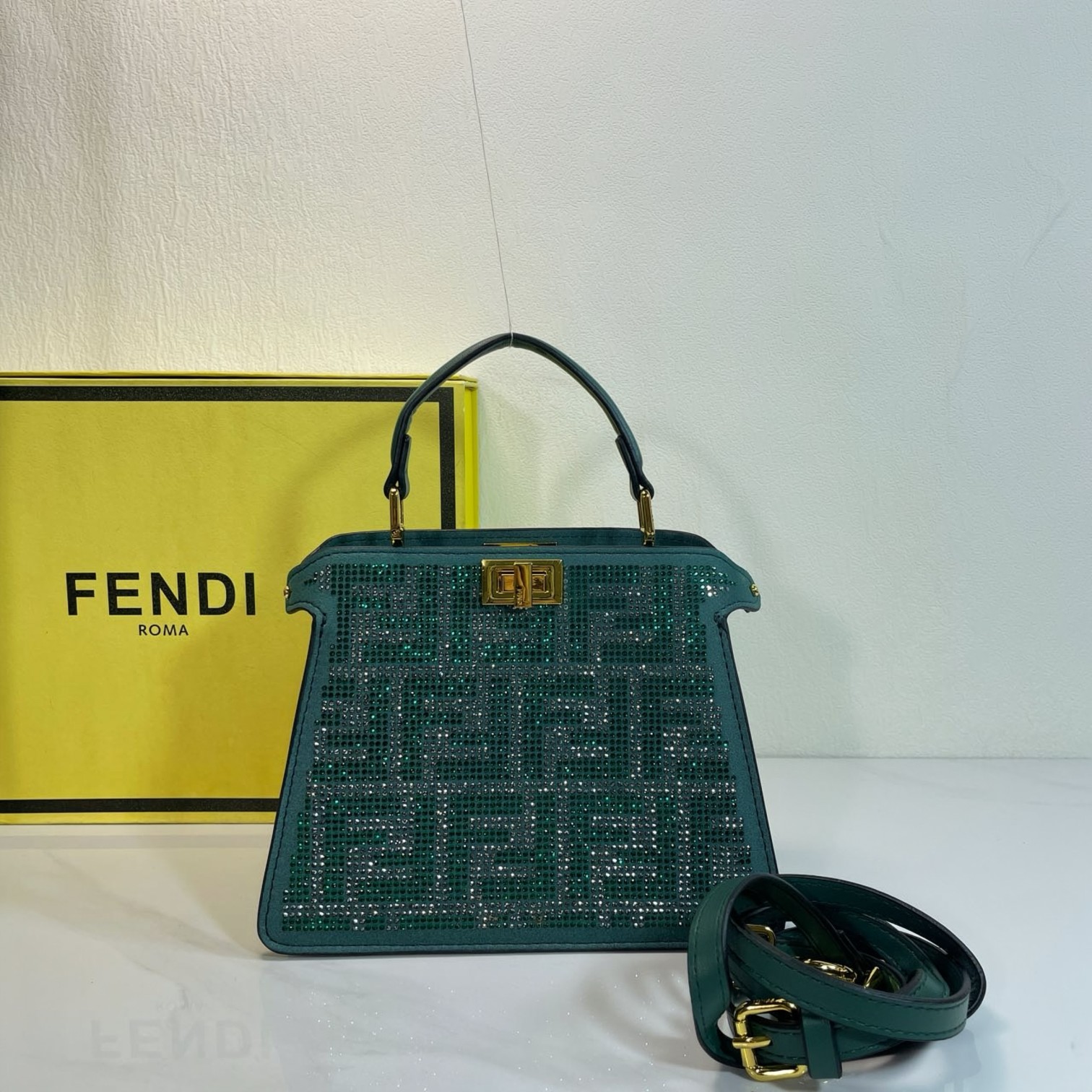 Fendi Bag Peekaboo ISeeU Top Handle Bag