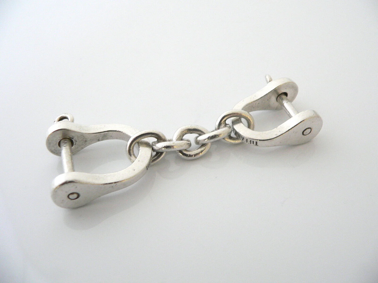 Tiffany & Co Silver Shackle Key Ring Keychain Man Unique Gift Love Statement