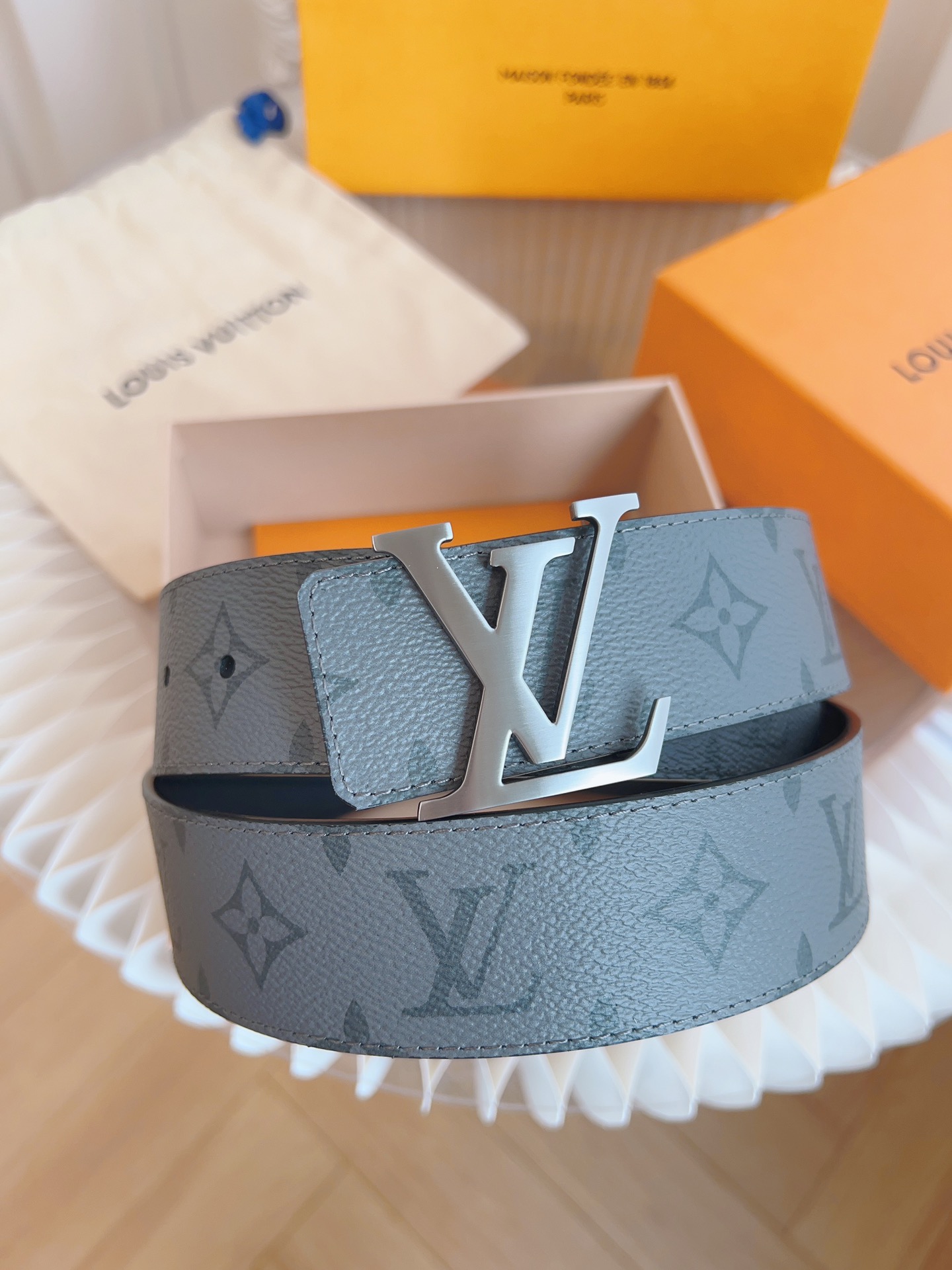 Louis Vuitton LV Leather Belts 1:1 Mirror Version