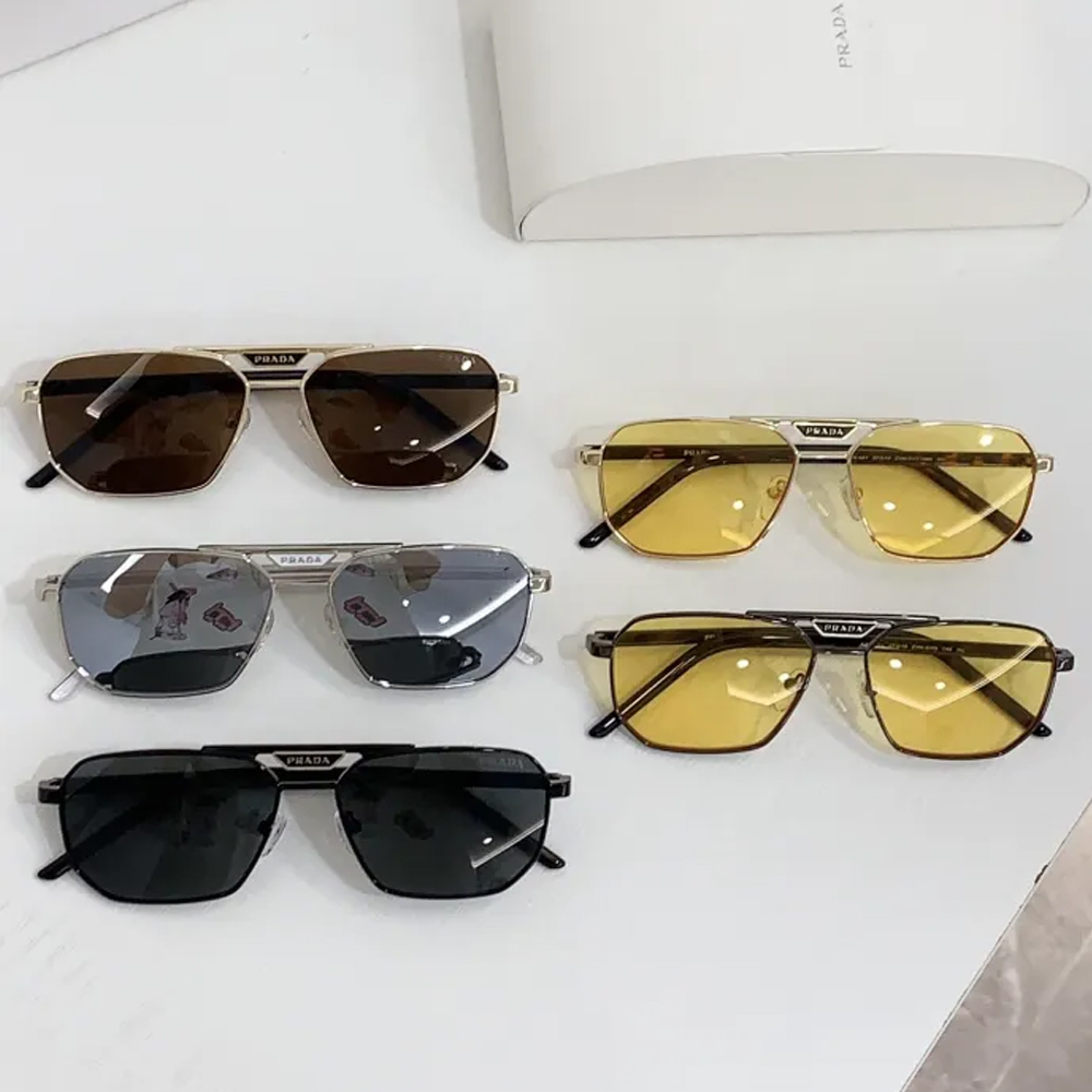 Prada Sunglasses SPR58Y SM011