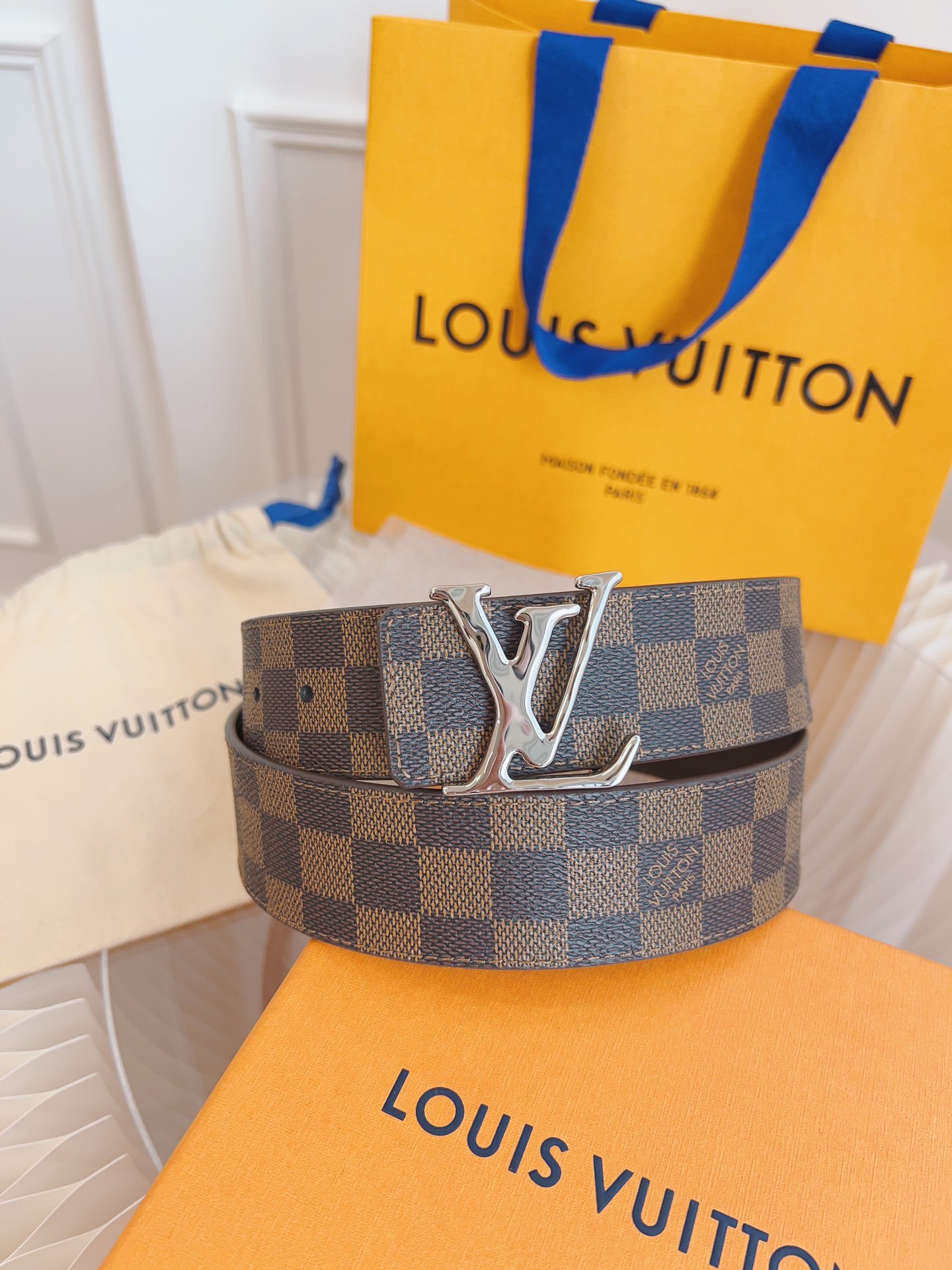 Louis Vuitton LV Leather Belts 1:1 Mirror Version