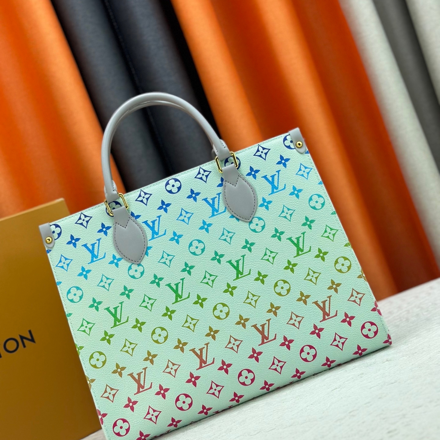 Louis Vuitton Onthego Medium Handbag M13269