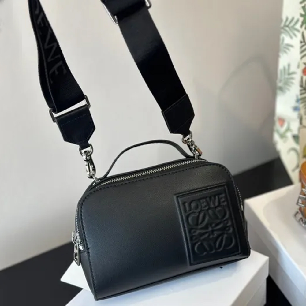 Loewe Shoulder Bag 003 DB081 18cm