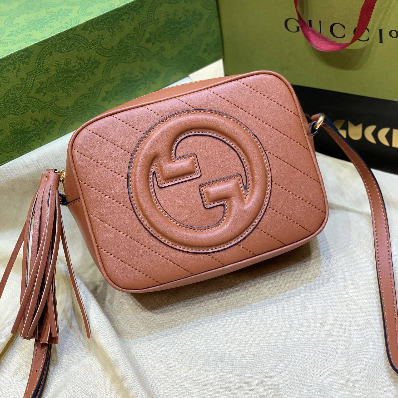 Gucci Blondie Small Camera Bag 742360