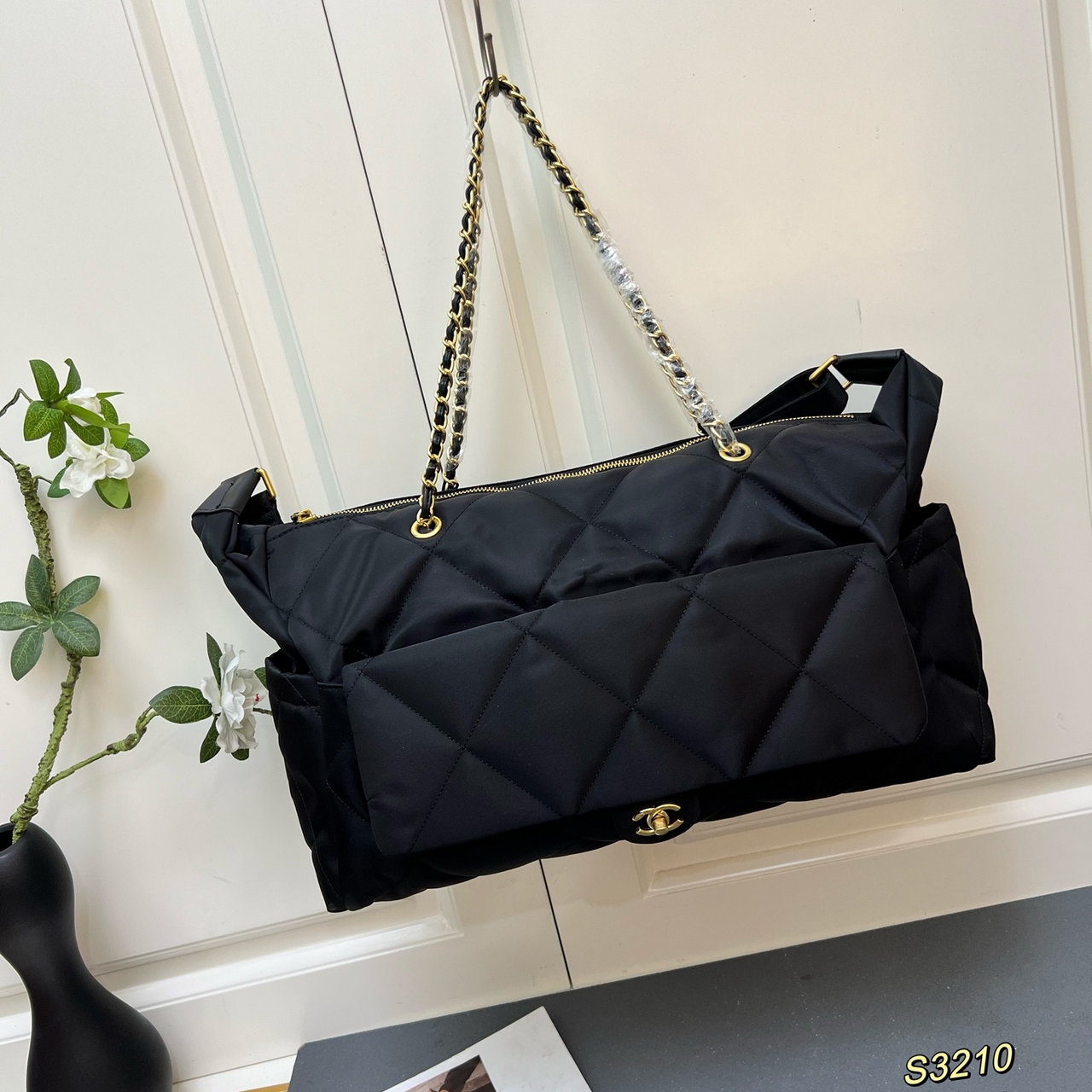 Chanel Nylon hobo bag S3210