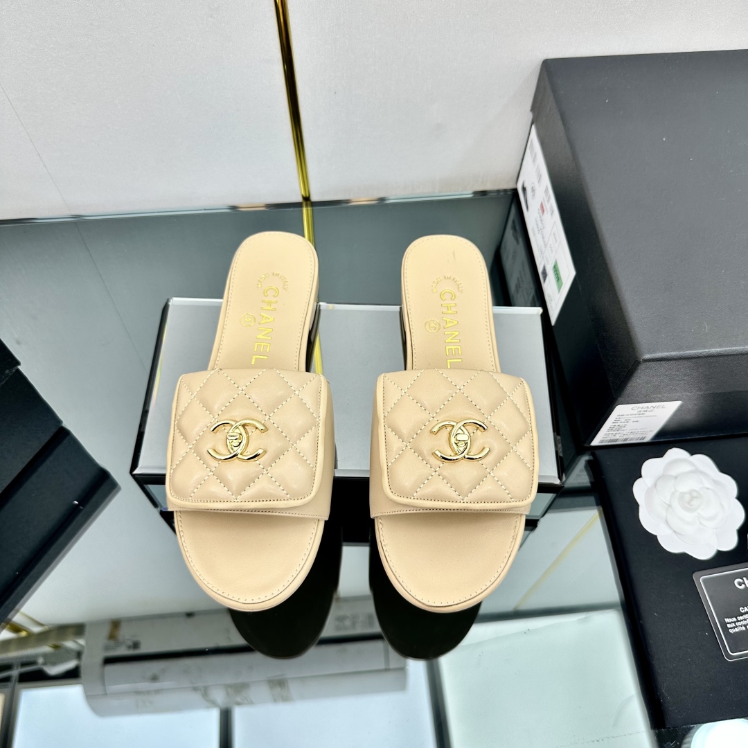 Chanel Shoes Hot selling women's slippers