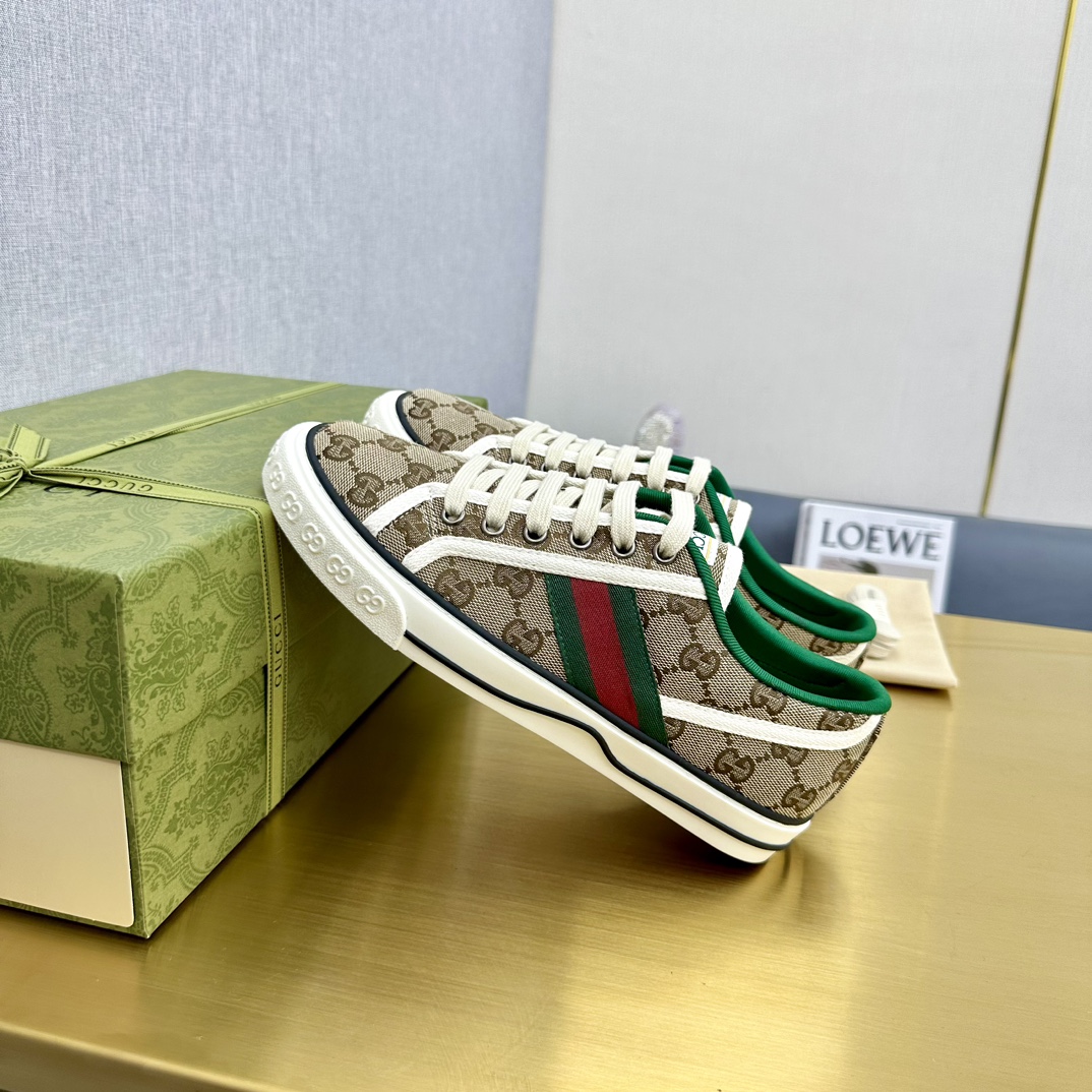 Gucci 018 Casual shoes XM062