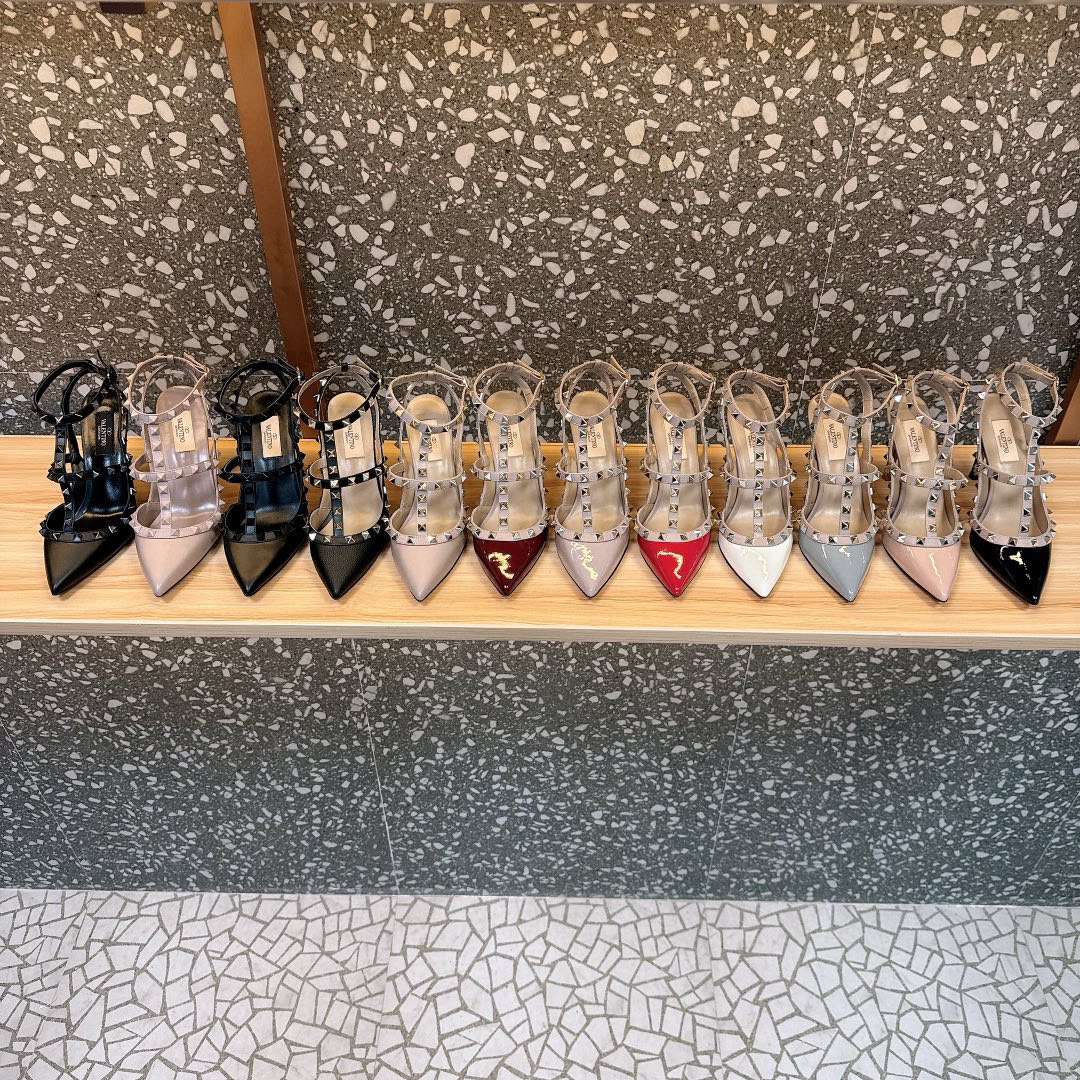 Valentino Shoes Riveted patent leather pointed series high heels