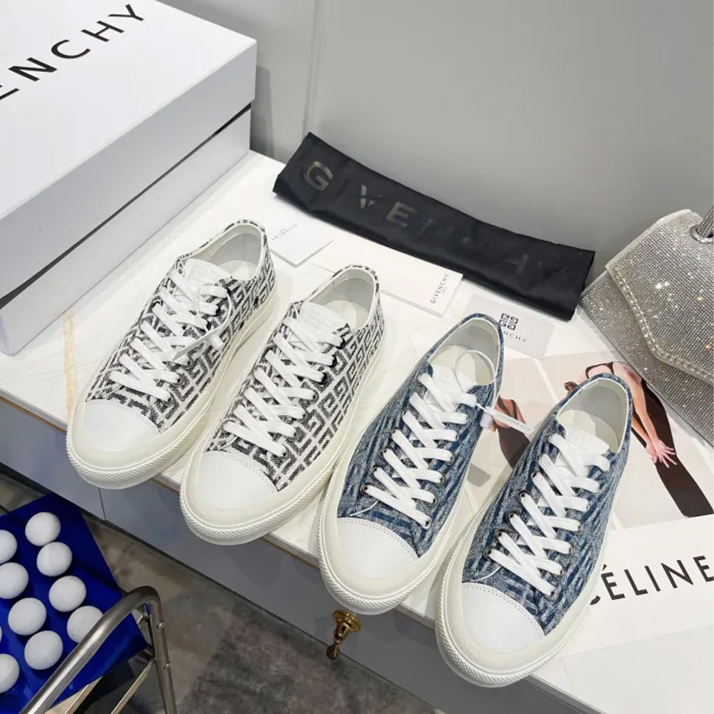 GIVENCHY 006 Casual shoes XM 003