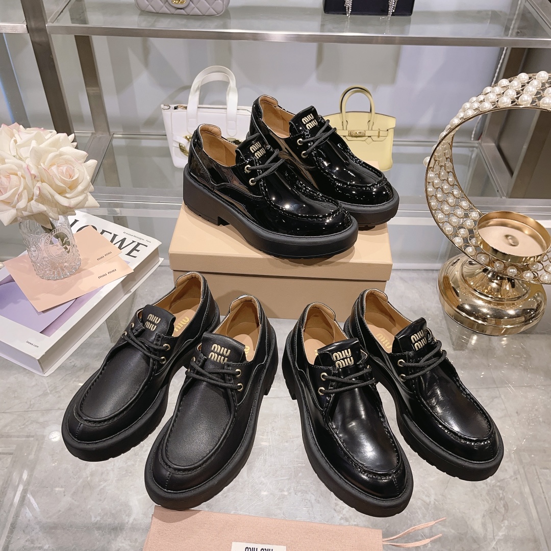 Miu Miu 002 Casual shoes XM023