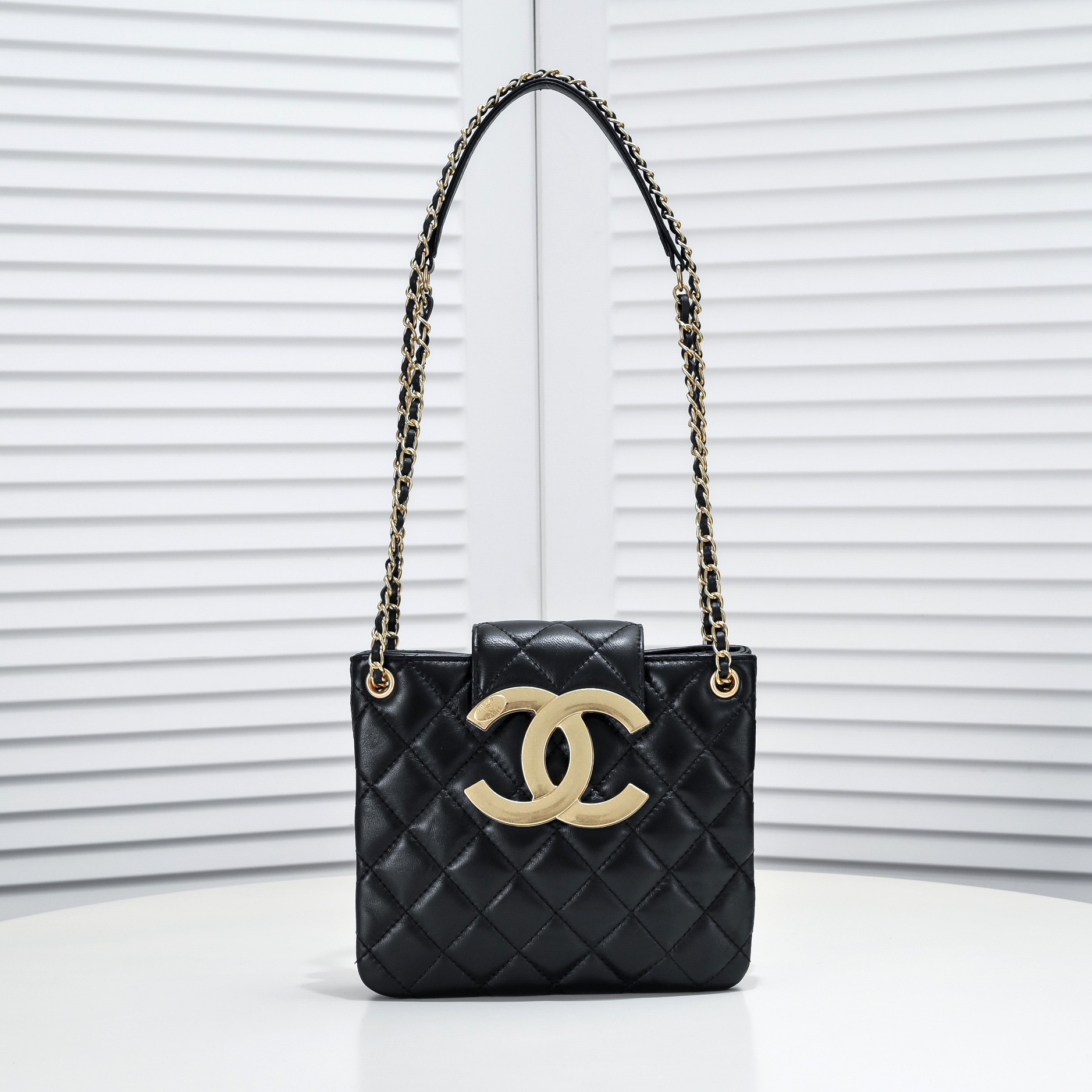 Chanel 24C Shoulder Bag Handbag