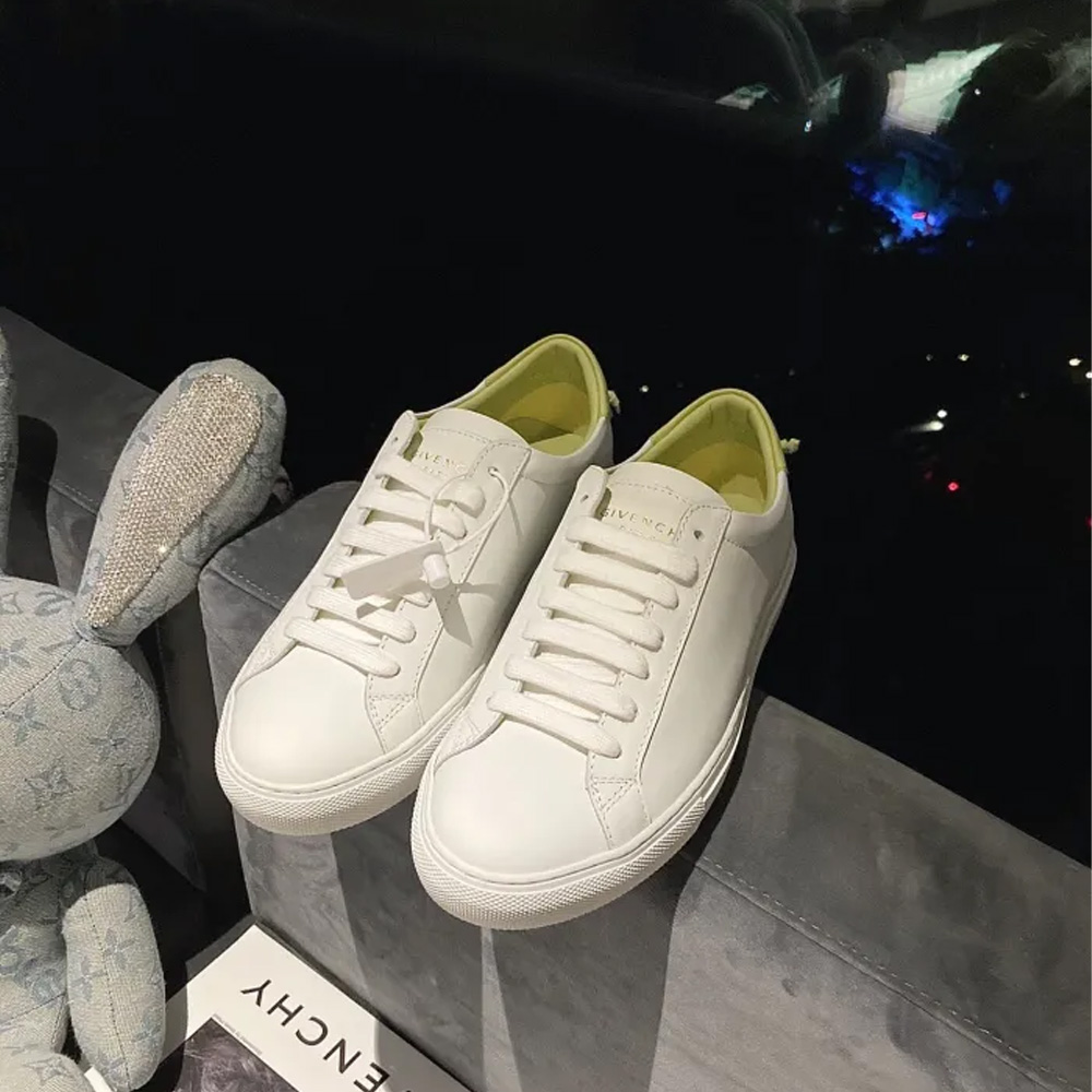 GIVENCHY 008 Casual shoes XM 092
