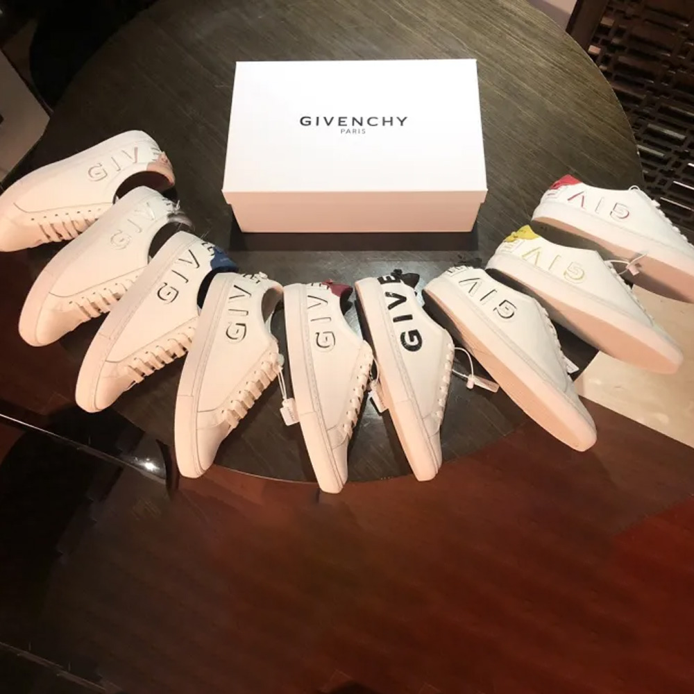 GIVENCHY 009 Casual shoes XM 013