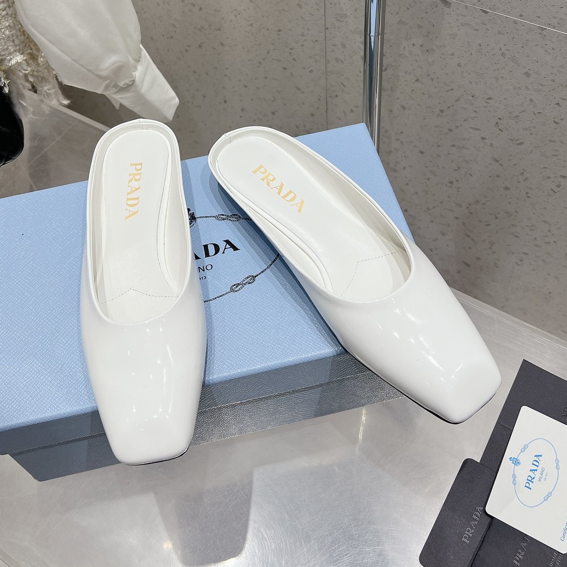 Prada Shoes Square headed flat bottomed slippers