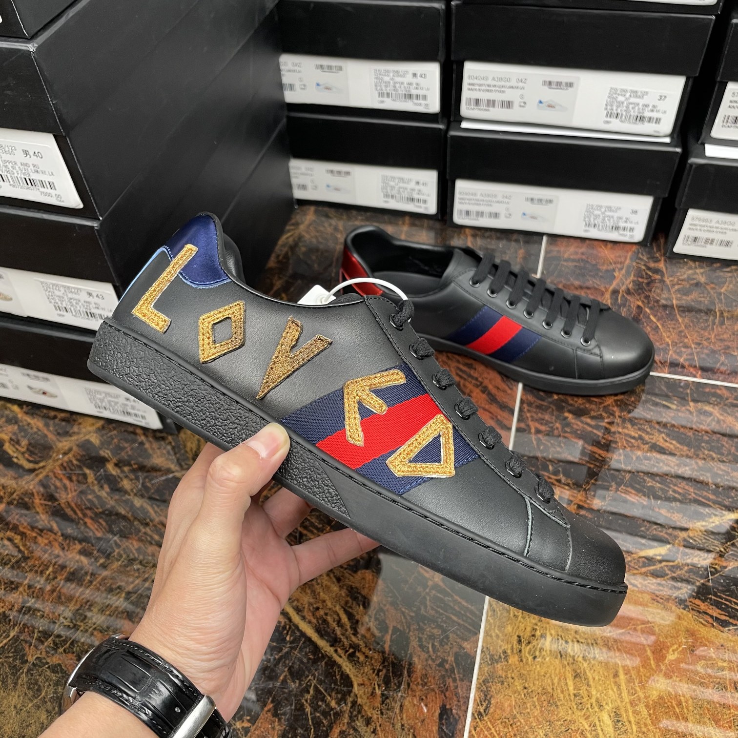 Gucci 011 Casual shoes XM082 02