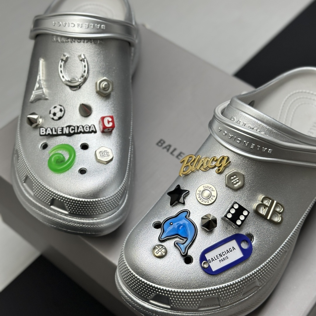 Balenciaga Shoes Cute and silly couple's sandals with holes