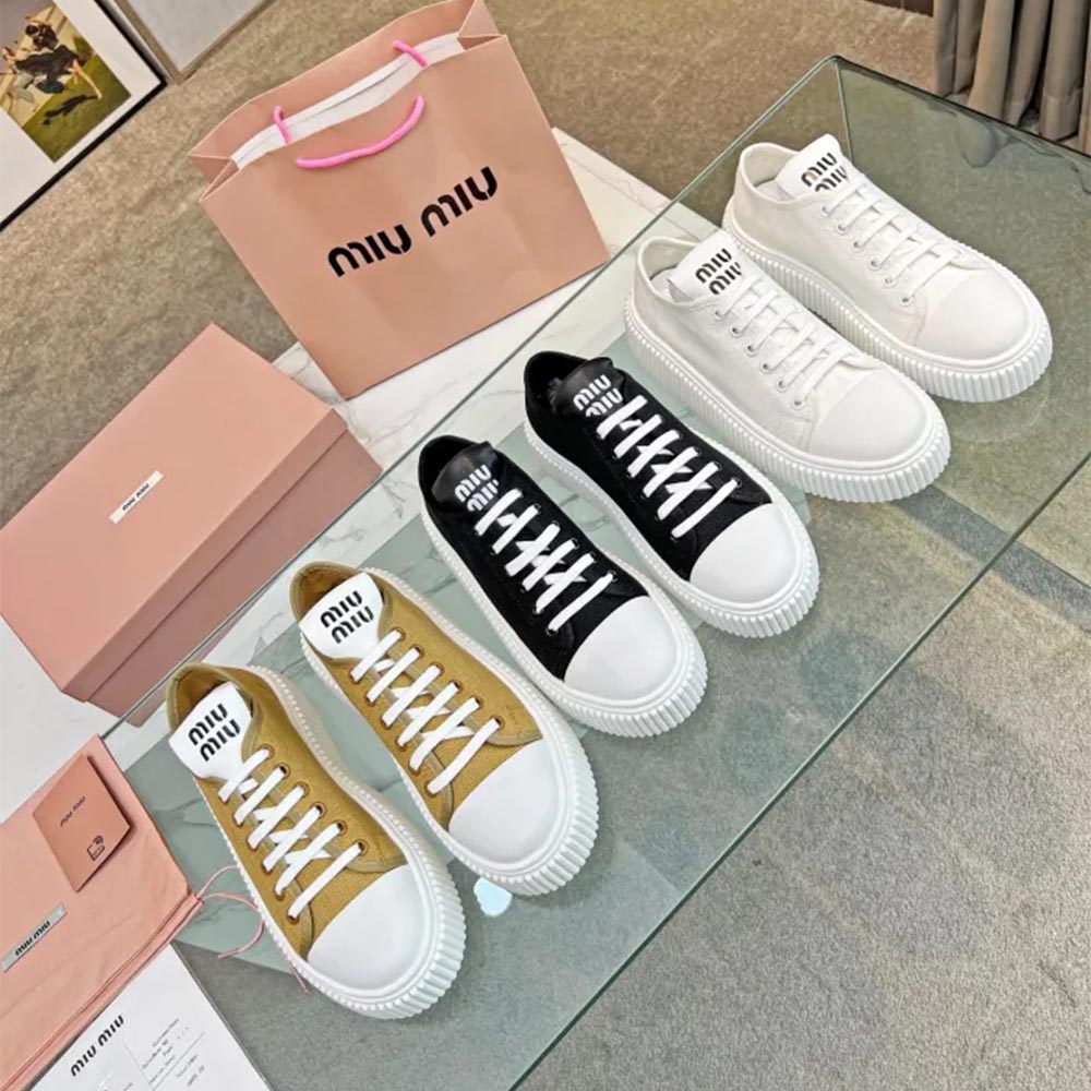Miu Miu 001 Casual shoes XM 032