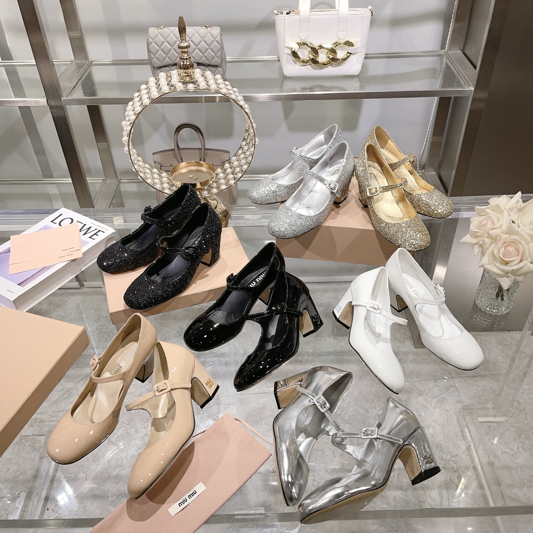 Miu Miu 004 Casual shoes XM092