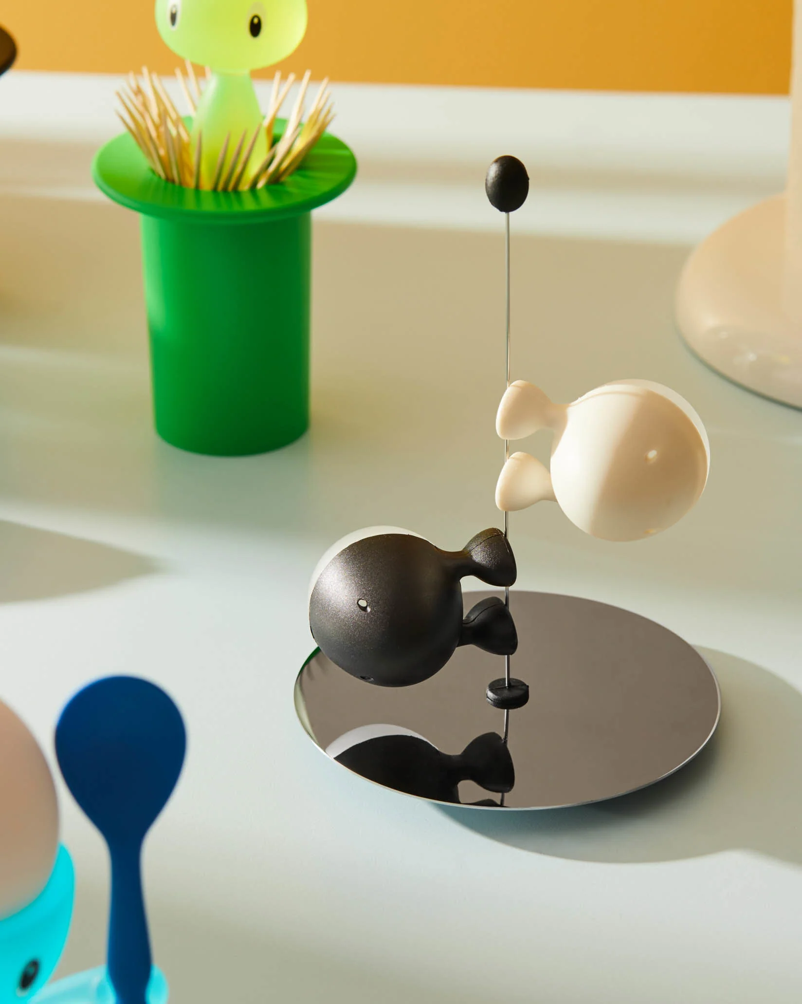 Lilliput Salt and pepper set Design Stefano Giovannoni