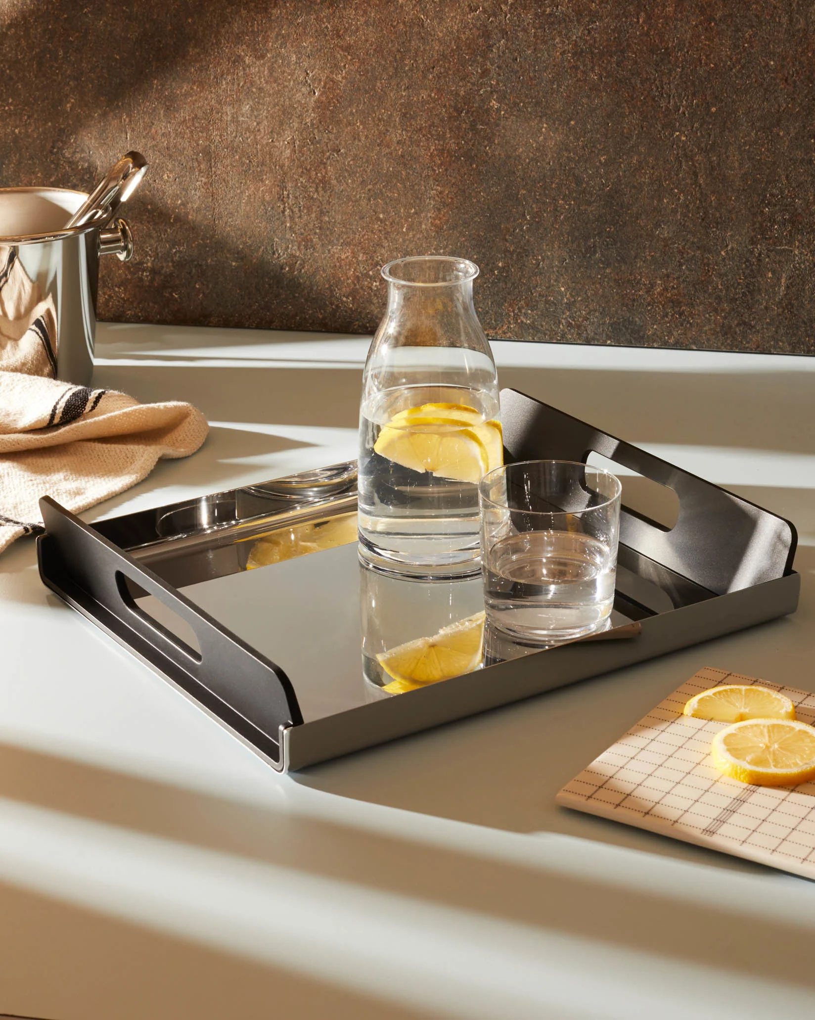 Vassily Rectangular tray with handles Design Giulio Iacchetti