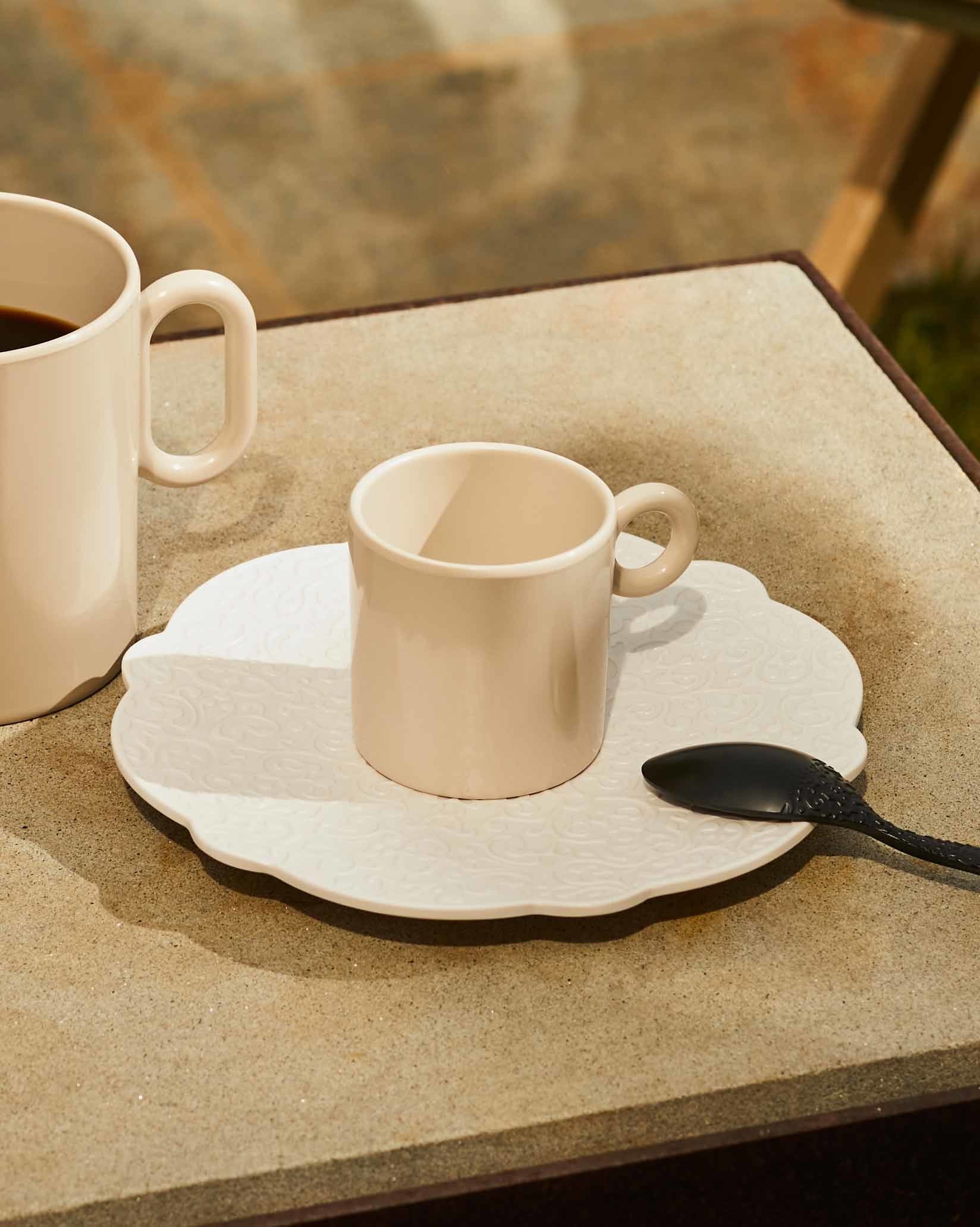 Dressed en plein air Saucer for mocha cup. 4 pieces Design Marcel Wanders