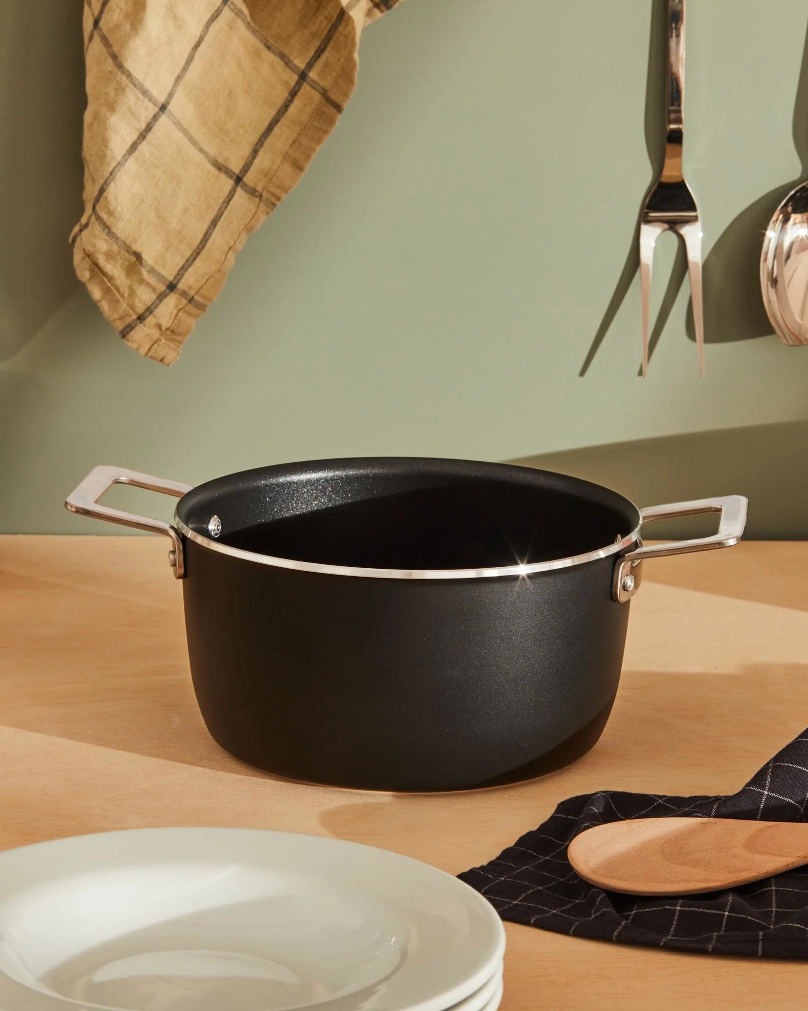 Pots&Pans Casserole with two handles Design Jasper Morrison
