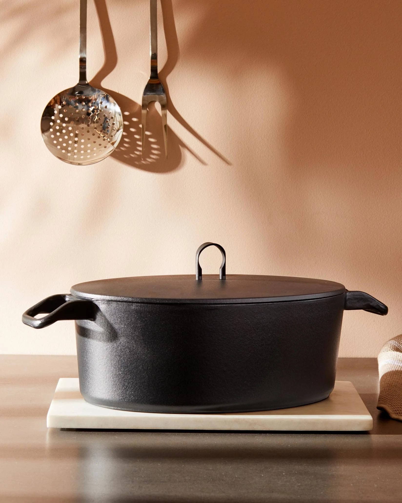 La Cintura di Orione Oval cocotte Design Richard Sapper, Raymond Thuilier, Jean-André Charial