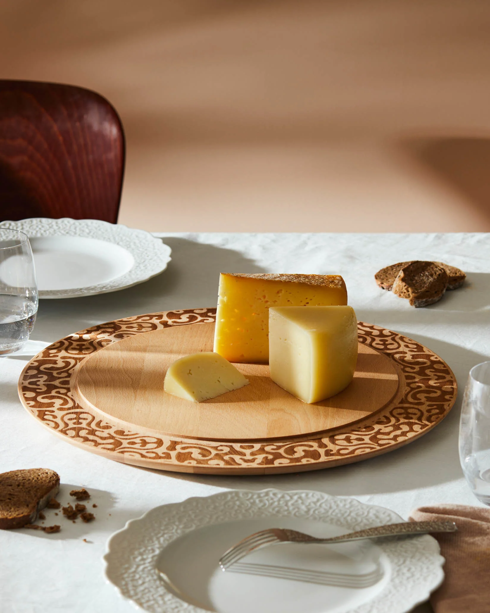 Dressed in wood Cheese board Design Marcel Wanders