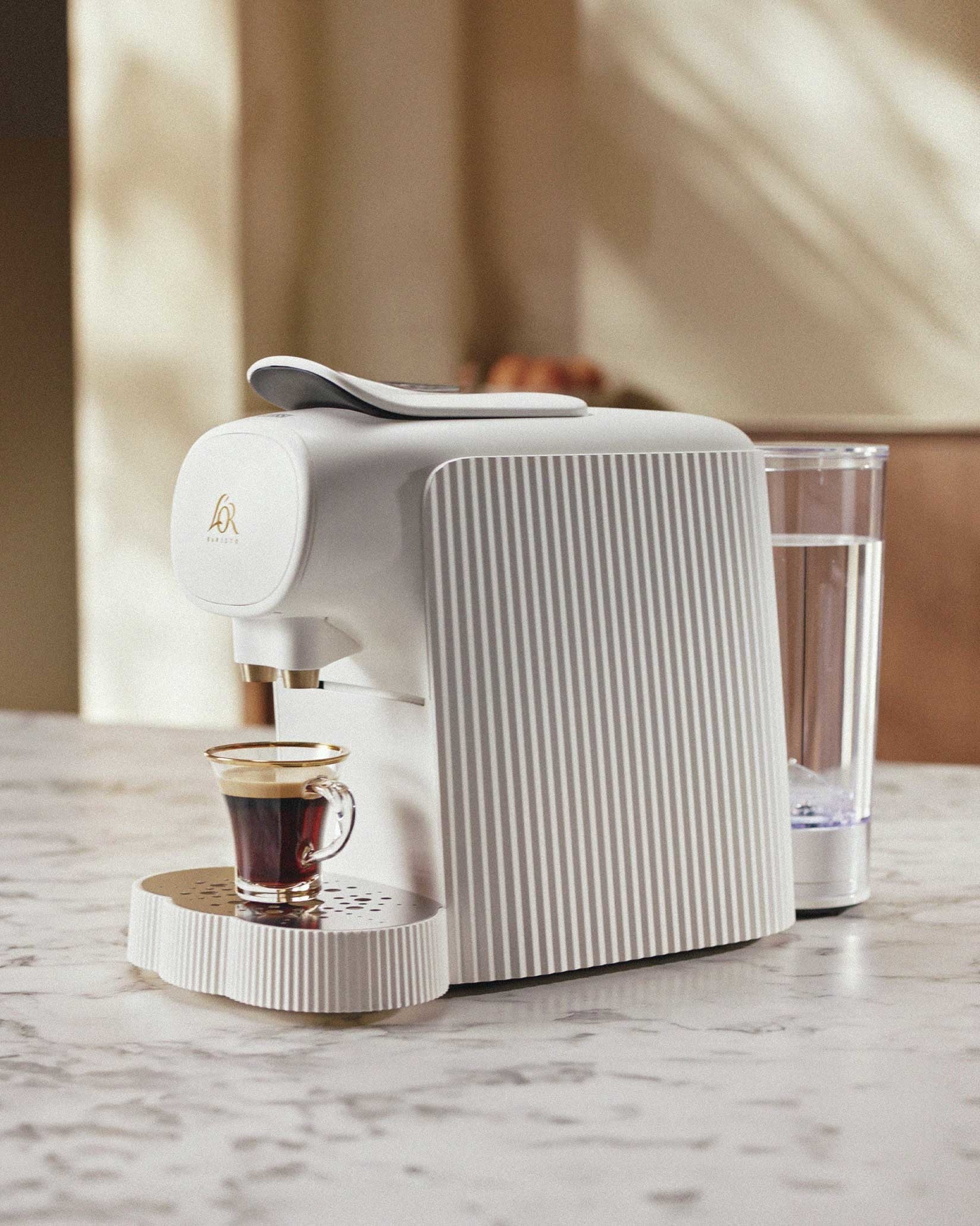 Plissé Portioned capsule coffee machine. European plug. Design Michele De Lucchi