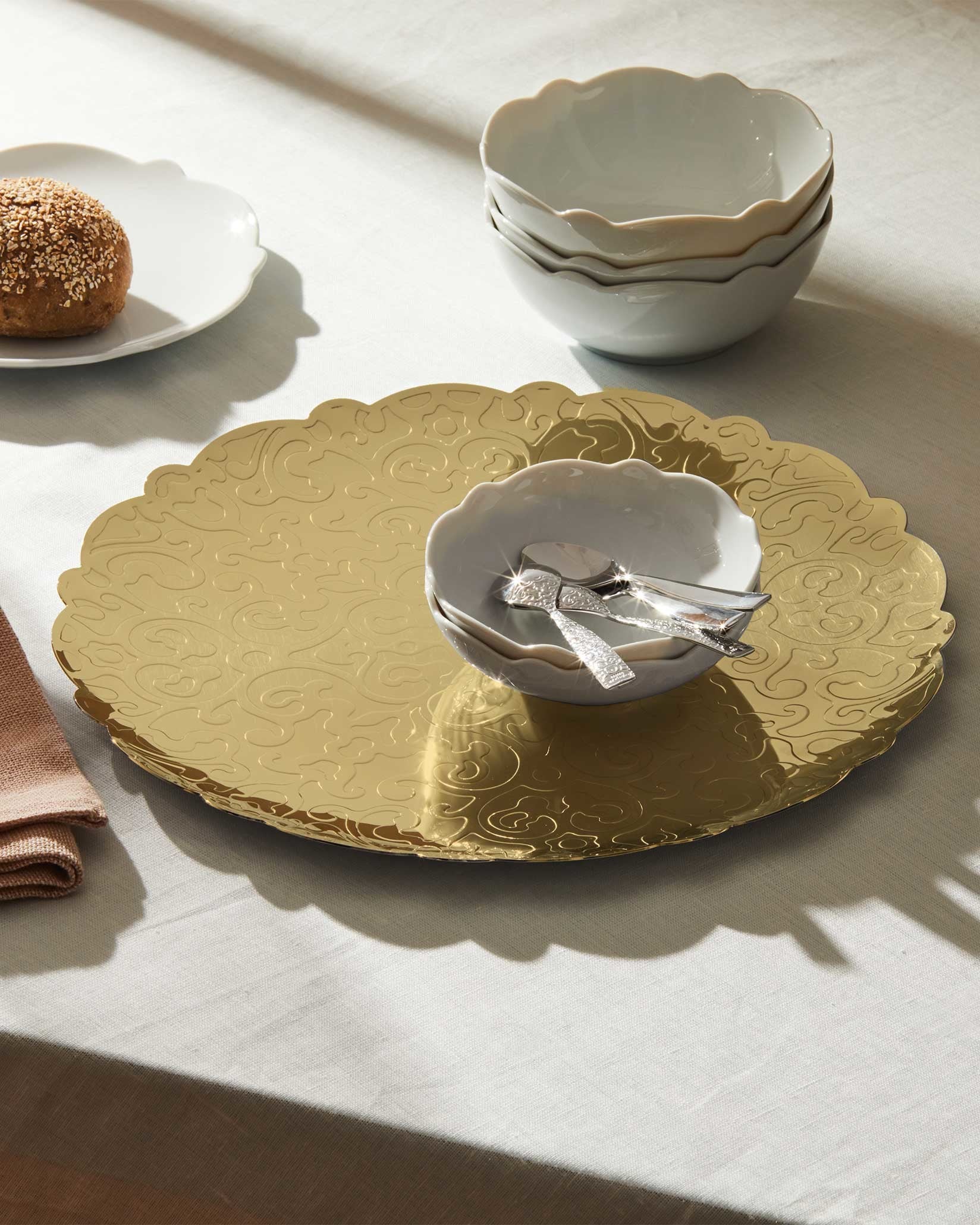 Dressed Round tray Design Marcel Wanders