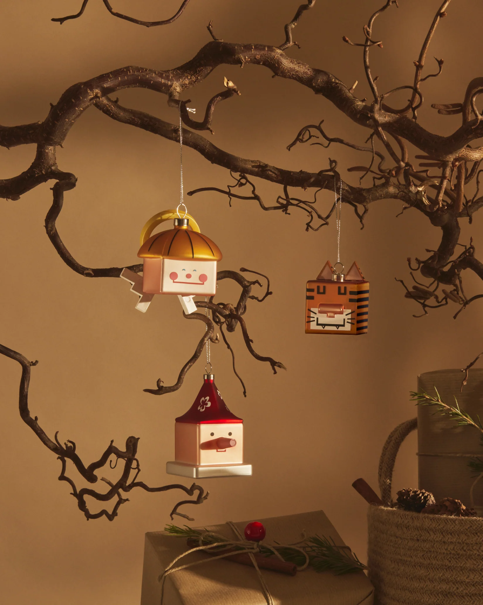 Cubocchio Christmas ornament Design Marcello Jori, Massimo Giacon