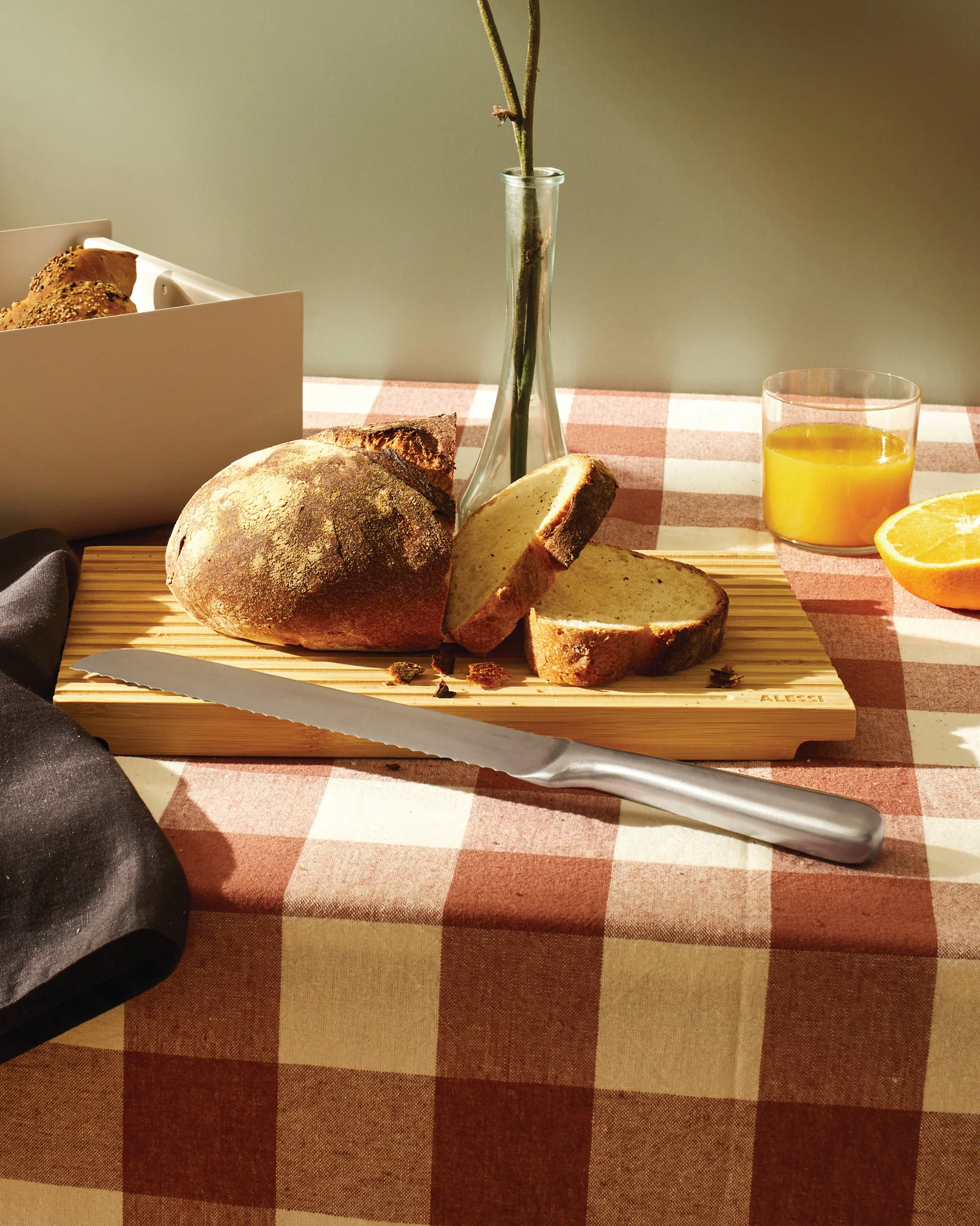 Mami Bread knife Design Stefano Giovannoni